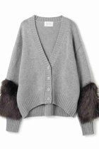 【ベイジ,/BEIGE,】の【9/26 12:00販売開始】CHESTER / フェイクファーVネックカーディガン 人気、トレンドファッション・服の通販 founy(ファニー) ファッション Fashion レディースファッション Fashion for Women トップス・カットソー Cut & Sew Tops ニット Knit Tops & Sweaters カーディガン・羽織り Layered Style Cardigans Vネックトップス V-Neck Tops / V-Cut Neckline Shirts カーディガン Cardigan, Knitwear ジャケット Jacket, Outerwear ダウン Down, Puffer デニム Denim, Jeans Material フェイクファー Faux Fur, Imitation Fur リュクス Luxury, Elegant, High-End, Chic thumbnail Md.Gray|ID: prp329100004707919 ipo3291000000034004255