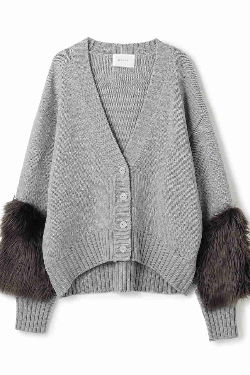 【ベイジ,/BEIGE,】の【9/26 12:00販売開始】CHESTER / フェイクファーVネックカーディガン インテリア・キッズ・メンズ・レディースファッション・服の通販 founy(ファニー) 　ファッション　Fashion　レディースファッション　Fashion for Women　トップス・カットソー　Cut & Sew Tops　ニット　Knit Tops & Sweaters　カーディガン・羽織り　Layered Style Cardigans　Vネックトップス　V-Neck Tops / V-Cut Neckline Shirts　カーディガン　Cardigan, Knitwear　ジャケット　Jacket, Outerwear　ダウン　Down, Puffer　デニム　Denim, Jeans Material　フェイクファー　Faux Fur, Imitation Fur　リュクス　Luxury, Elegant, High-End, Chic　Md.Gray|ID: prp329100004707919 ipo3291000000034004255