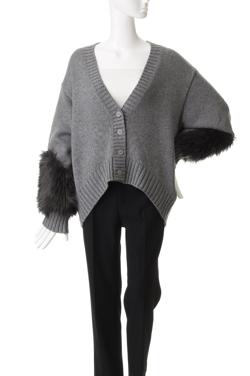 【ベイジ,/BEIGE,】のCHESTER / フェイクファーVネックカーディガン 人気、トレンドファッション・服の通販 founy(ファニー) 　ファッション　Fashion　レディースファッション　Fashion for Women　トップス・カットソー　Cut & Sew Tops　ニット　Knit Tops & Sweaters　カーディガン・羽織り　Layered Style Cardigans　Vネックトップス　V-Neck Tops / V-Cut Neckline Shirts　カーディガン　Cardigan, Knitwear　ジャケット　Jacket, Outerwear　ダウン　Down, Puffer　デニム　Denim, Jeans Material　フェイクファー　Faux Fur, Imitation Fur　リュクス　Luxury, Elegant, High-End, Chic　other-5|ID: prp329100004707919 ipo3291000000034294759