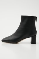 【スタッカート/STACCATO】のクラシカルスリムブーツ 人気、トレンドファッション・服の通販 founy(ファニー) ファッション Fashion レディースファッション Fashion for Women ショート Short, Short Length スタイリッシュ Stylish, Fashionable スリム Slim, Slim Fit フォルム Silhouette, Form ブロック Block, Solid Block Pattern ミドル Middle Length, Mid Height ライニング Inner Lining, Inner Fabric, Lined 人気 Popular, Best Seller 再入荷 Restock / Back in Stock 定番 Standard, Basic Item 新作・新入荷 New Arrivals / New In |ID:prp329100004708023