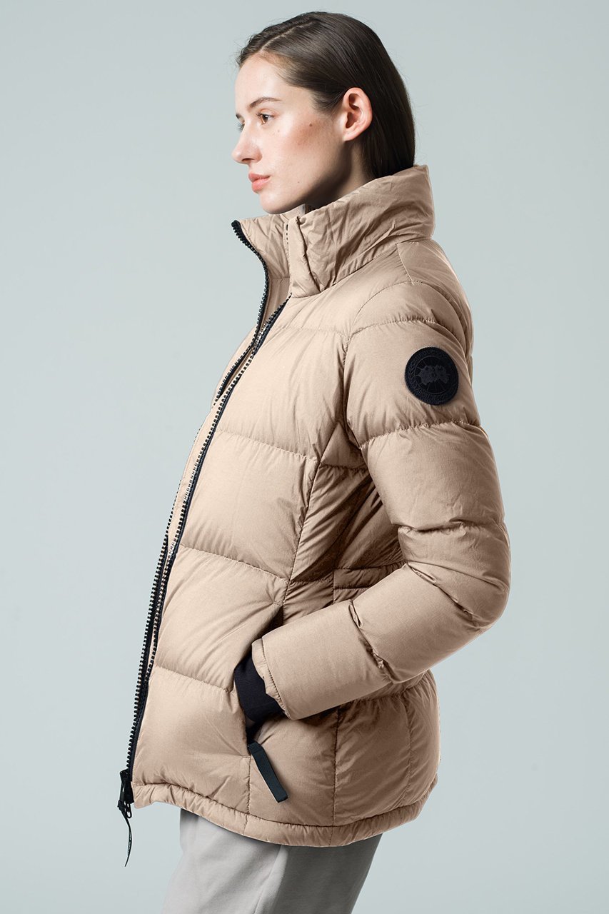 【カナダグース/CANADA GOOSE】の【日本限定】1071WJB Chelsea Parka チェルシー パーカ 人気、トレンドファッション・服の通販 founy(ファニー) 　ファッション　Fashion　レディースファッション　Fashion for Women　アウター　Coat / Outerwear Collection　レディースジャケット・軽アウター　Jackets　軽量　Lightweight, Ultra Light　シンプル　Simple, Minimal　ジップ　Zip, Zipper　ジャケット　Jacket, Outerwear　ダウン　Down, Puffer　テクスチャー　Texture, Textured Fabric　ドローコード　Drawcord, Drawstring Cord　ハンド　Hand, Handmade　フィット　Fit, Slim Fit　ポケット　Pocket, Pocket Detail　ラグジュアリー　Luxury, Elegant　リブニット　Rib Knit, Ribbed Knit　冬　Winter / This Winter　other-8|ID: prp329100004708045 ipo3291000000034005344