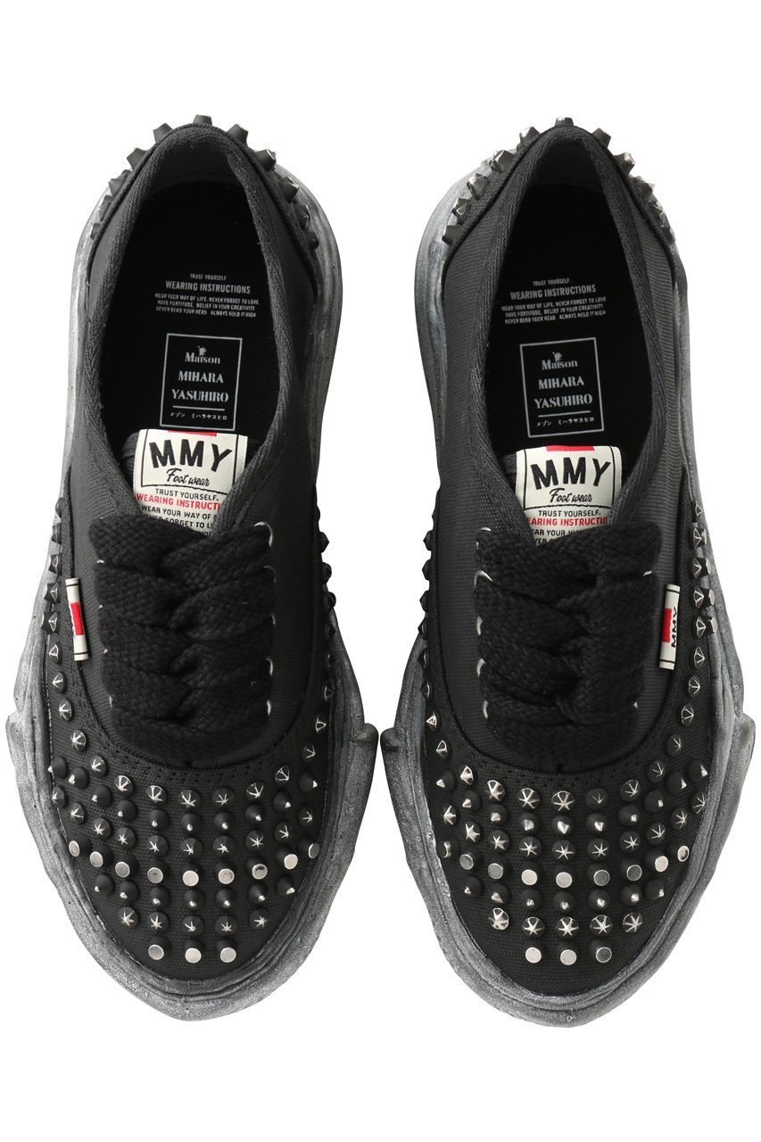【メゾン ミハラヤスヒロ/Maison MIHARA YASUHIRO】の【UNISEX】【Maison MIHARA YASUHIRO】BAKER オリジンナル ソール スタッズ ペイント キャンバス ロートップ スニーカー 人気、トレンドファッション・服の通販 founy(ファニー) 　ファッション　Fashion　レディースファッション　Fashion for Women　ユニセックス　Unisex, Genderless　キャンバス　Canvas, Canvas Fabric　スタッズ　Studs, Metal Accents　スニーカー　Sneakers, Trainers　バランス　Balance, Style Balance　other-2|ID: prp329100004709220 ipo3291000000035678221