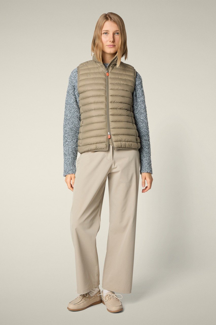 【セーブ ザ ダック/SAVE THE DUCK】のCHARLOTTE D88040W GIGA NOS/キルティングベスト 人気、トレンドファッション・服の通販 founy(ファニー) 　ファッション　Fashion　レディースファッション　Fashion for Women　アウター　Coat / Outerwear Collection　レディースジャケット・軽アウター　Jackets　2025年　2025　2025-2026秋冬・A/W　Autumn/Winter 2025–26 AW25–26　オレンジ　Orange　キルティング　Quilted, Quilting　コンパクト　Compact, Small Size　ジャケット　Jacket, Outerwear　スタイリッシュ　Stylish, Fashionable　スリム　Slim, Slim Fit　パッチ　Patch, Appliqué　フィット　Fit, Slim Fit　ベスト　Vest, Waistcoat　A/W・秋冬　Autumn/Winter　other-8|ID: prp329100004709230 ipo3291000000034015812