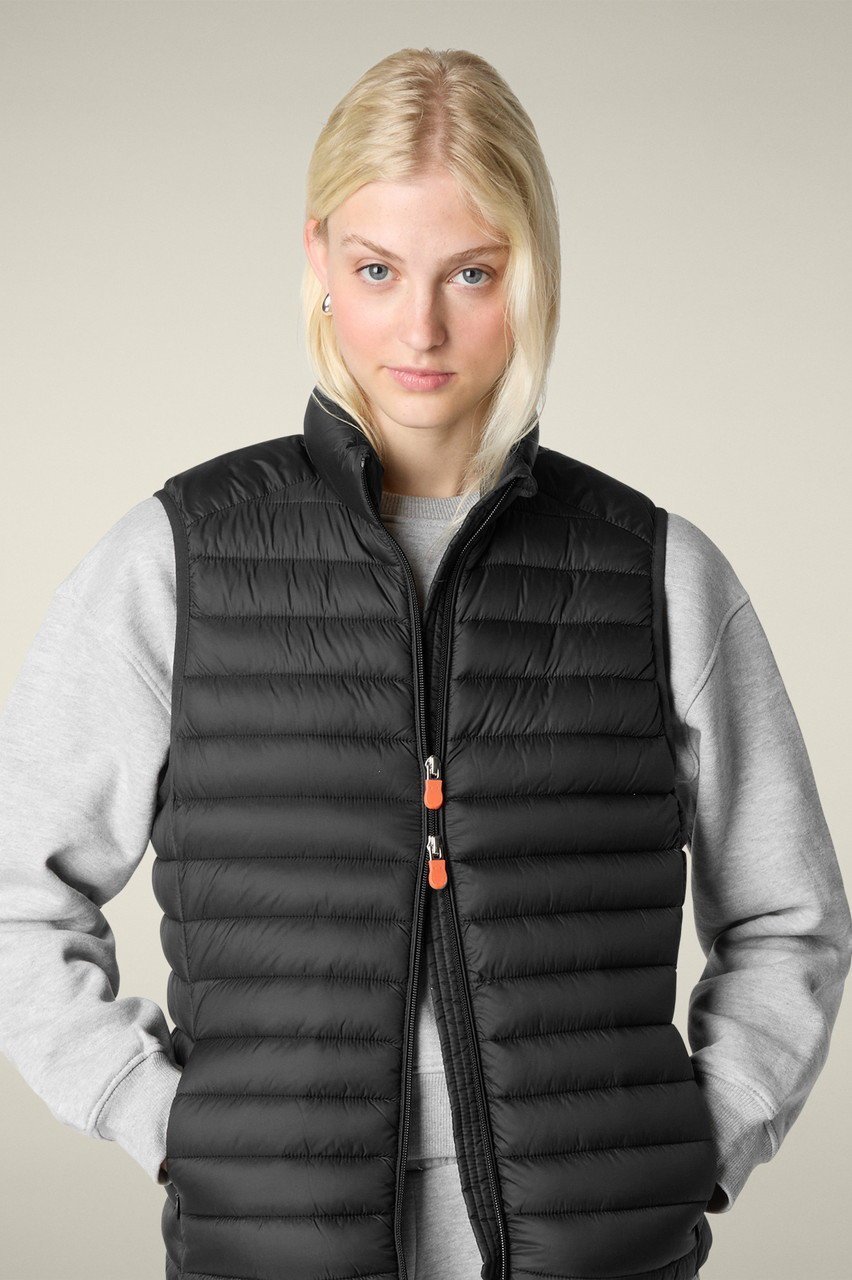 【セーブ ザ ダック/SAVE THE DUCK】のCHARLOTTE D88040W GIGA NOS/キルティングベスト 人気、トレンドファッション・服の通販 founy(ファニー) 　ファッション　Fashion　レディースファッション　Fashion for Women　アウター　Coat / Outerwear Collection　レディースジャケット・軽アウター　Jackets　2025年　2025　2025-2026秋冬・A/W　Autumn/Winter 2025–26 AW25–26　オレンジ　Orange　キルティング　Quilted, Quilting　コンパクト　Compact, Small Size　ジャケット　Jacket, Outerwear　スタイリッシュ　Stylish, Fashionable　スリム　Slim, Slim Fit　フィット　Fit, Slim Fit　ベスト　Vest, Waistcoat　A/W・秋冬　Autumn/Winter　other-8|ID: prp329100004709232 ipo3291000000034015827