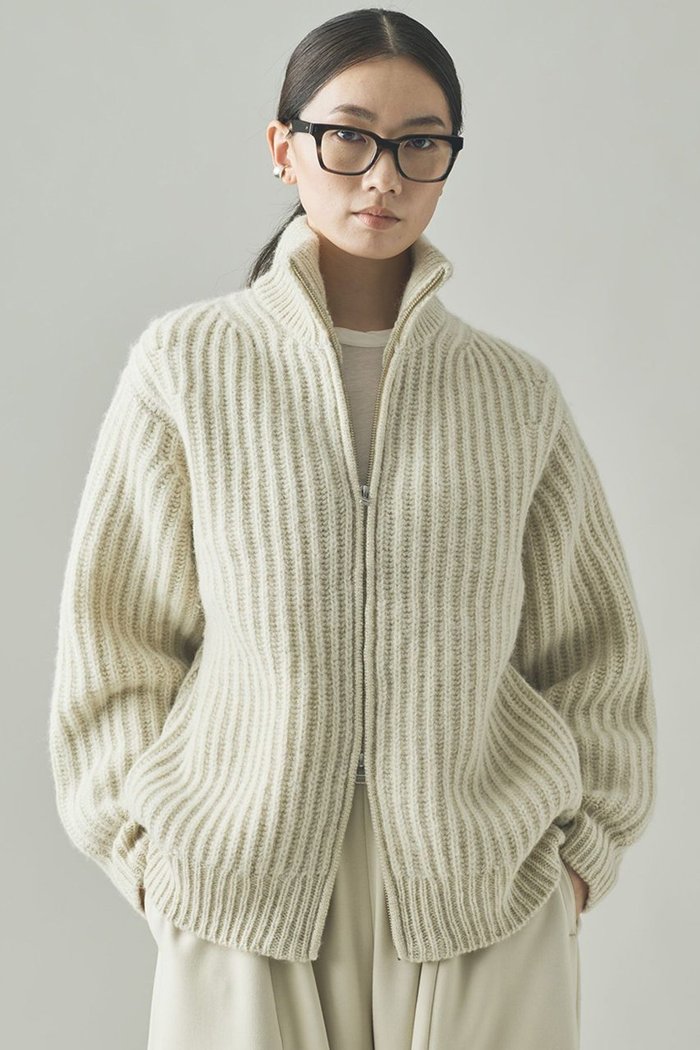 【カレンソロジー/Curensology】のアゼアミニットブルゾン インテリア・キッズ・メンズ・レディースファッション・服の通販 founy(ファニー) https://founy.com/ ファッション Fashion レディースファッション Fashion for Women アウター Coat / Outerwear Collection レディースジャケット・軽アウター Jackets ブルゾンジャケット・スポーティアウター Blouson Jackets おすすめ Recommended / Our Picks インナー Innerwear ジャケット Jacket, Outerwear タートル Turtleneck, Turtle Collar バランス Balance, Style Balance ブルゾン Blouson, Bomber Jacket ポケット Pocket, Pocket Detail エレガント 上品 Elegant 畦 Ribbed Knit |ID: prp329100004709346 ipo3291000000036227717