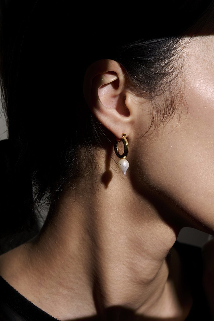 【レム/Lemme】のStuds Pearl Hoop ピアス 人気、トレンドファッション・服の通販 founy(ファニー) 　ファッション　Fashion　レディースファッション　Fashion for Women　ジュエリー　Jewelry　ファッションリング　Fashion Rings　イヤリング・フープ・ドロップタイプ　Hoop, Drop & Clip Earrings　イヤリング　Earrings　シンプル　Simple, Minimal　スタッズ　Studs, Metal Accents　パール　Pearl, Pearl Accent　フォルム　Silhouette, Form　フープ　Hoop, Hoop Earrings　エレガント 上品　Elegant　新作・新入荷　New Arrivals / New In　other-2|ID: prp329100004710671 ipo3291000000034027402