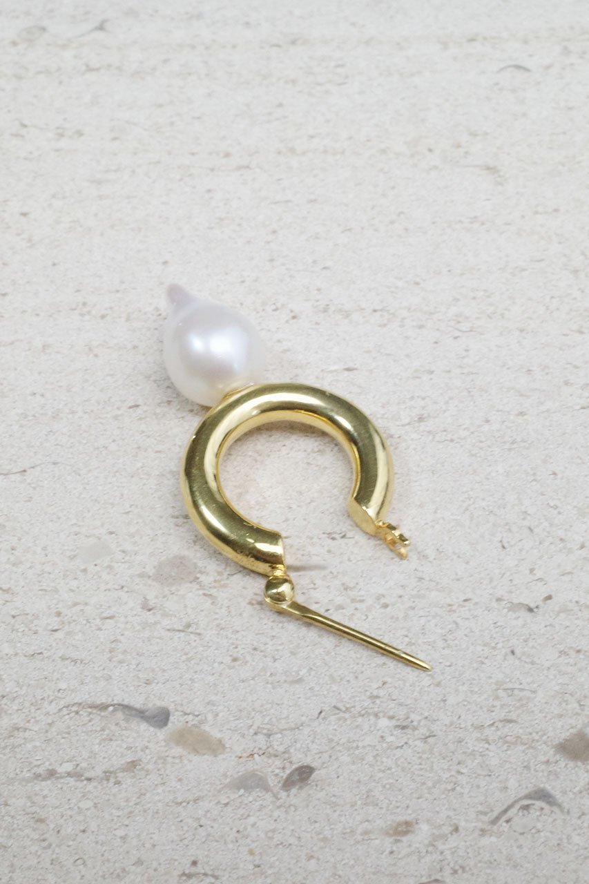 【レム/Lemme】のStuds Pearl Hoop ピアス 人気、トレンドファッション・服の通販 founy(ファニー) 　ファッション　Fashion　レディースファッション　Fashion for Women　ジュエリー　Jewelry　ファッションリング　Fashion Rings　イヤリング・フープ・ドロップタイプ　Hoop, Drop & Clip Earrings　イヤリング　Earrings　シンプル　Simple, Minimal　スタッズ　Studs, Metal Accents　パール　Pearl, Pearl Accent　フォルム　Silhouette, Form　フープ　Hoop, Hoop Earrings　エレガント 上品　Elegant　新作・新入荷　New Arrivals / New In　other-3|ID: prp329100004710671 ipo3291000000034027403