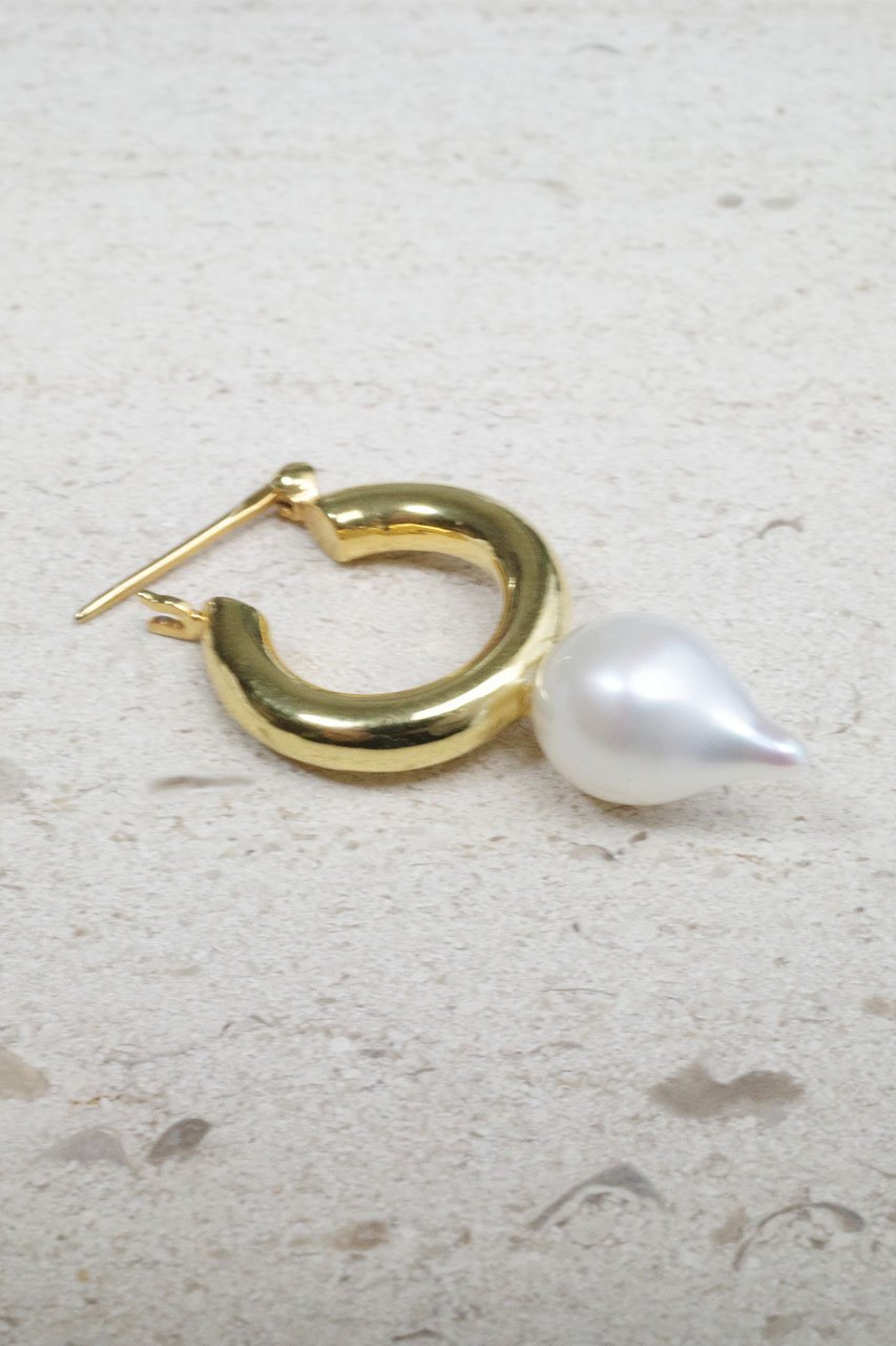 【レム/Lemme】のStuds Pearl Hoop ピアス 人気、トレンドファッション・服の通販 founy(ファニー) 　ファッション　Fashion　レディースファッション　Fashion for Women　ジュエリー　Jewelry　ファッションリング　Fashion Rings　イヤリング・フープ・ドロップタイプ　Hoop, Drop & Clip Earrings　イヤリング　Earrings　シンプル　Simple, Minimal　スタッズ　Studs, Metal Accents　パール　Pearl, Pearl Accent　フォルム　Silhouette, Form　フープ　Hoop, Hoop Earrings　エレガント 上品　Elegant　other-4|ID: prp329100004710671 ipo3291000000035617075