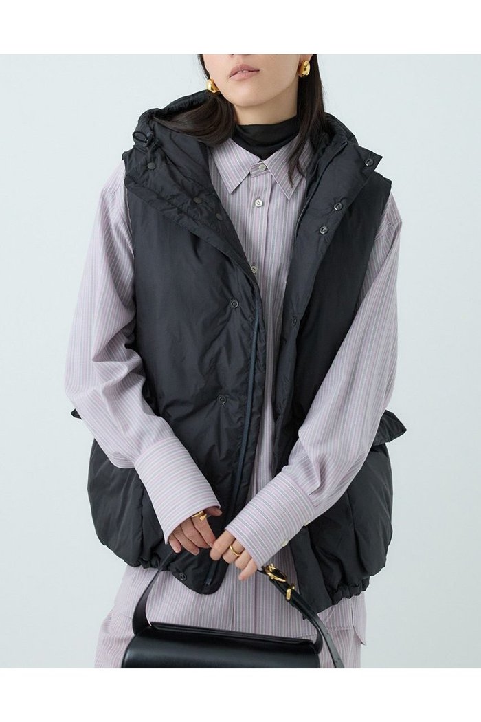 【カオス/Chaos】のREMI RELIEF別注ダウンベスト インテリア・キッズ・メンズ・レディースファッション・服の通販 founy(ファニー) https://founy.com/ ファッション Fashion レディースファッション Fashion for Women アウター Coat / Outerwear Collection レディースジャケット・軽アウター Jackets 軽量 Lightweight, Ultra Light ジャケット Jacket, Outerwear ダウン Down, Puffer 人気 Popular, Best Seller フロント Front, Front Design ベスト Vest, Waistcoat ポケット Pocket, Pocket Detail 別注 Limited Edition, Custom Order おすすめ Recommended / Our Picks 2023年 2023 2023-2024秋冬・A/W Autumn/Winter 2023–24 AW23–24 新作・新入荷 New Arrivals / New In |ID: prp329100004710727 ipo3291000000034027818
