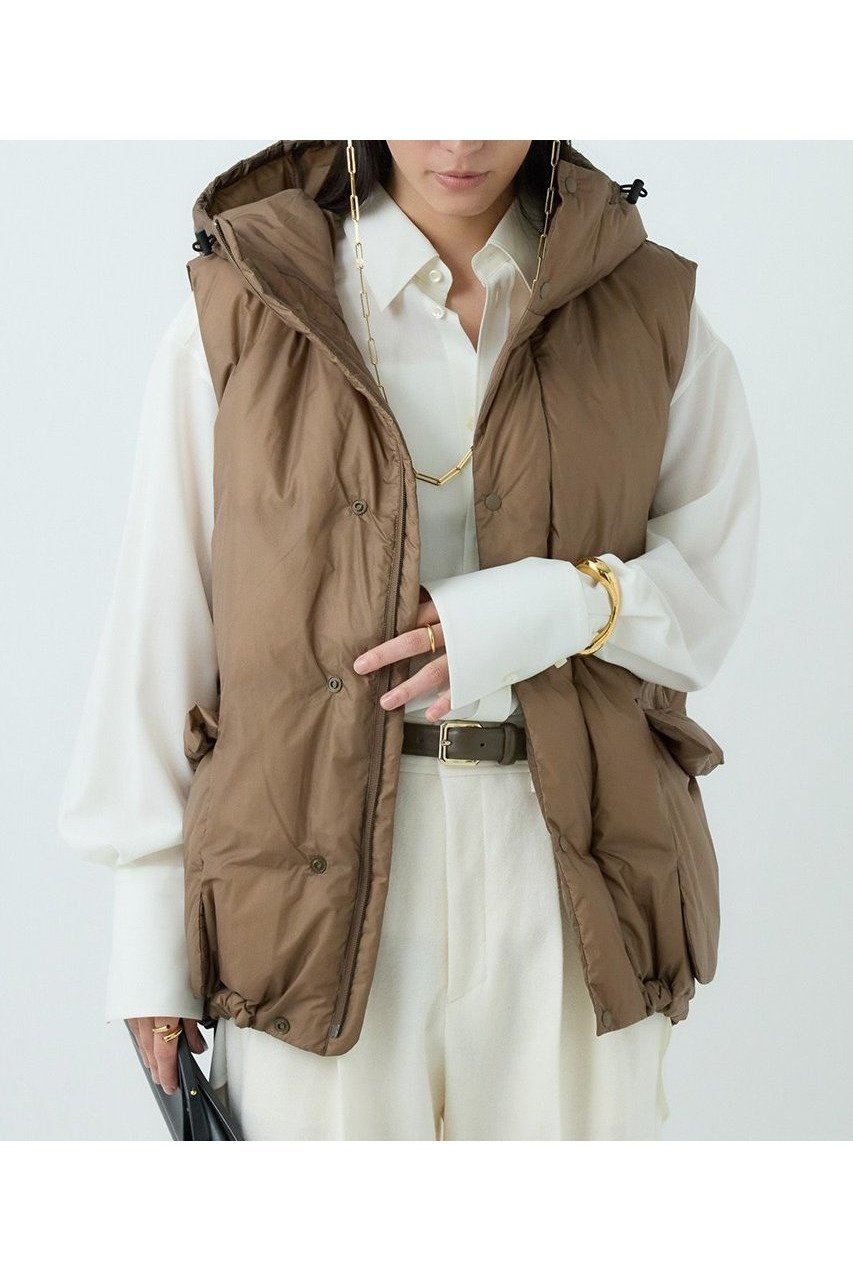 【カオス/Chaos】のREMI RELIEF別注ダウンベスト インテリア・キッズ・メンズ・レディースファッション・服の通販 founy(ファニー) 　ファッション　Fashion　レディースファッション　Fashion for Women　アウター　Coat / Outerwear Collection　レディースジャケット・軽アウター　Jackets　軽量　Lightweight, Ultra Light　ジャケット　Jacket, Outerwear　ダウン　Down, Puffer　人気　Popular, Best Seller　フロント　Front, Front Design　ベスト　Vest, Waistcoat　ポケット　Pocket, Pocket Detail　別注　Limited Edition, Custom Order　おすすめ　Recommended / Our Picks　2023年　2023　2023-2024秋冬・A/W　Autumn/Winter 2023–24 AW23–24　新作・新入荷　New Arrivals / New In　モカ|ID: prp329100004710727 ipo3291000000034027822