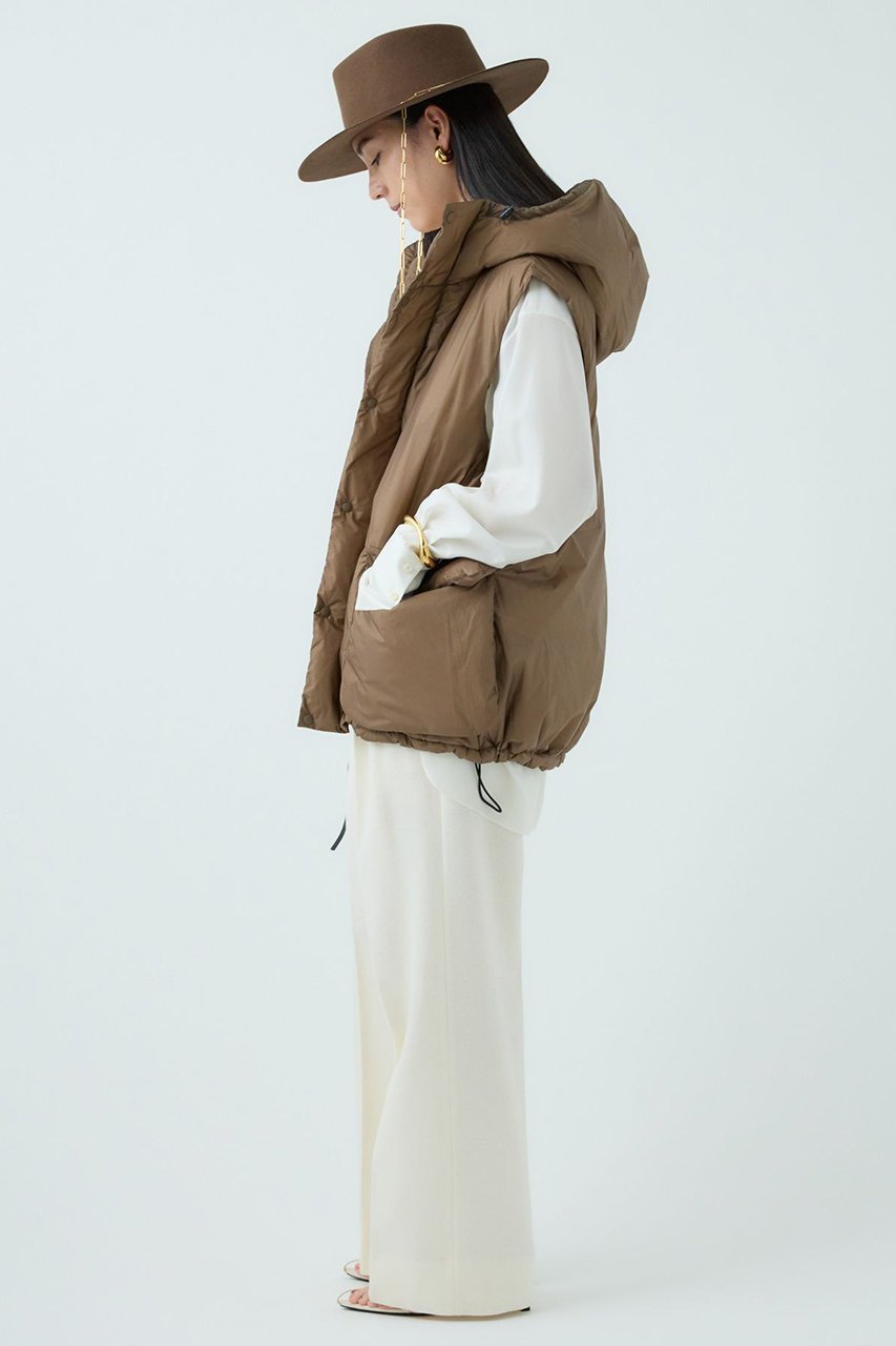 【カオス/Chaos】のREMI RELIEF別注ダウンベスト 人気、トレンドファッション・服の通販 founy(ファニー) 　ファッション　Fashion　レディースファッション　Fashion for Women　アウター　Coat / Outerwear Collection　レディースジャケット・軽アウター　Jackets　軽量　Lightweight, Ultra Light　ジャケット　Jacket, Outerwear　ダウン　Down, Puffer　人気　Popular, Best Seller　フロント　Front, Front Design　ベスト　Vest, Waistcoat　ポケット　Pocket, Pocket Detail　別注　Limited Edition, Custom Order　おすすめ　Recommended / Our Picks　2023年　2023　2023-2024秋冬・A/W　Autumn/Winter 2023–24 AW23–24　新作・新入荷　New Arrivals / New In　other-3|ID: prp329100004710727 ipo3291000000034027825