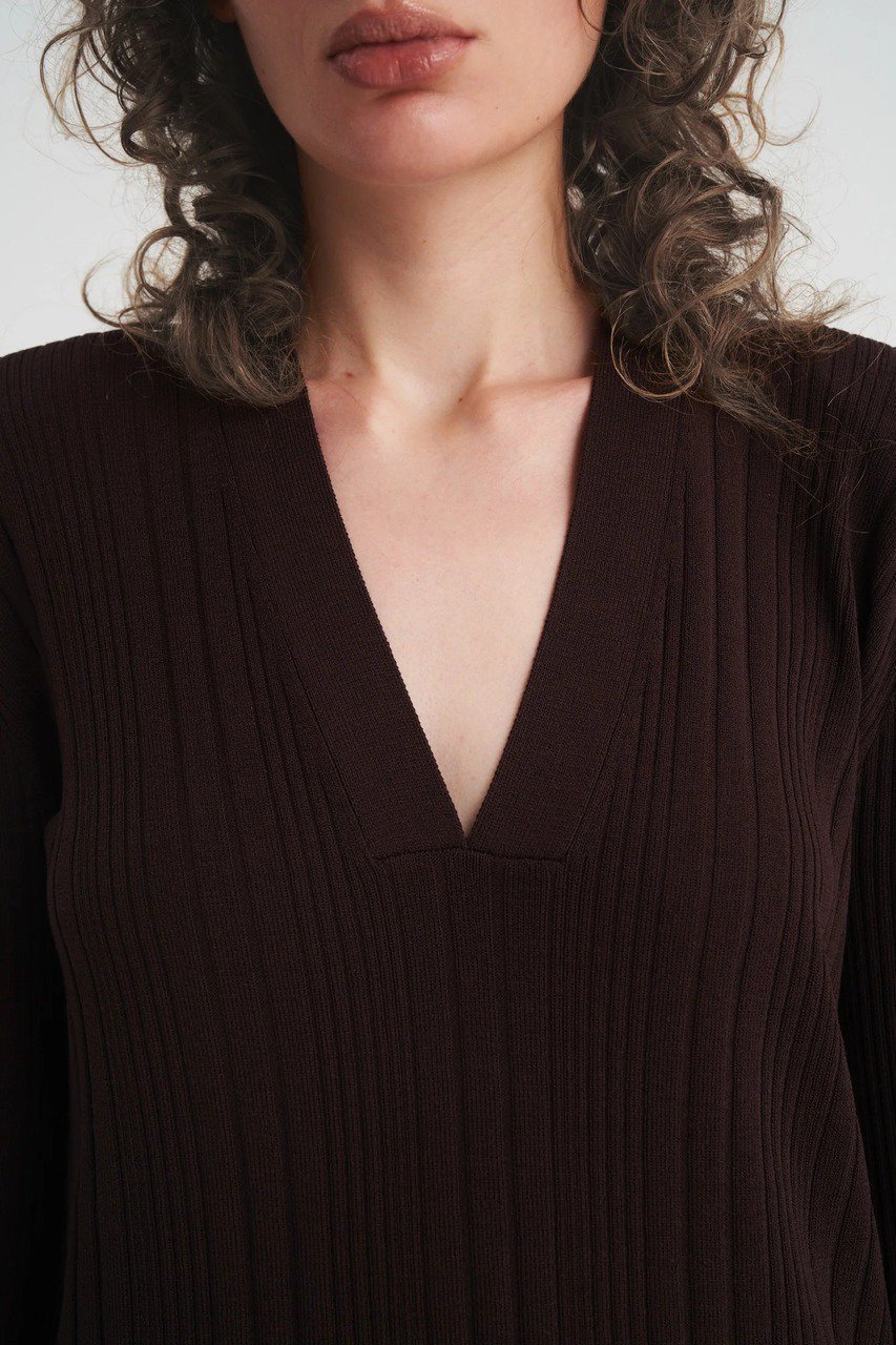 【その他のブランド/Other】の【9/30 12:00販売開始】Vneck knit dress 人気、トレンドファッション・服の通販 founy(ファニー) 　ファッション　Fashion　レディースファッション　Fashion for Women　ワンピース　Dresses　フォーマル・パーティードレス・結婚式用ドレス　Elegant & Casual Dresses　チュニック　Tunic Tops & Dresses　エレガント 上品　Elegant　クラシカル　Classical, Vintage-Inspired　ストレート　Straight, Straight Cut　チュニック　Tunic, Long Top　デコルテ　Décolleté, Neckline　ロング　Long, Long-Length　新作・新入荷　New Arrivals / New In　other-2|ID: prp329100004713061 ipo3291000000034046863