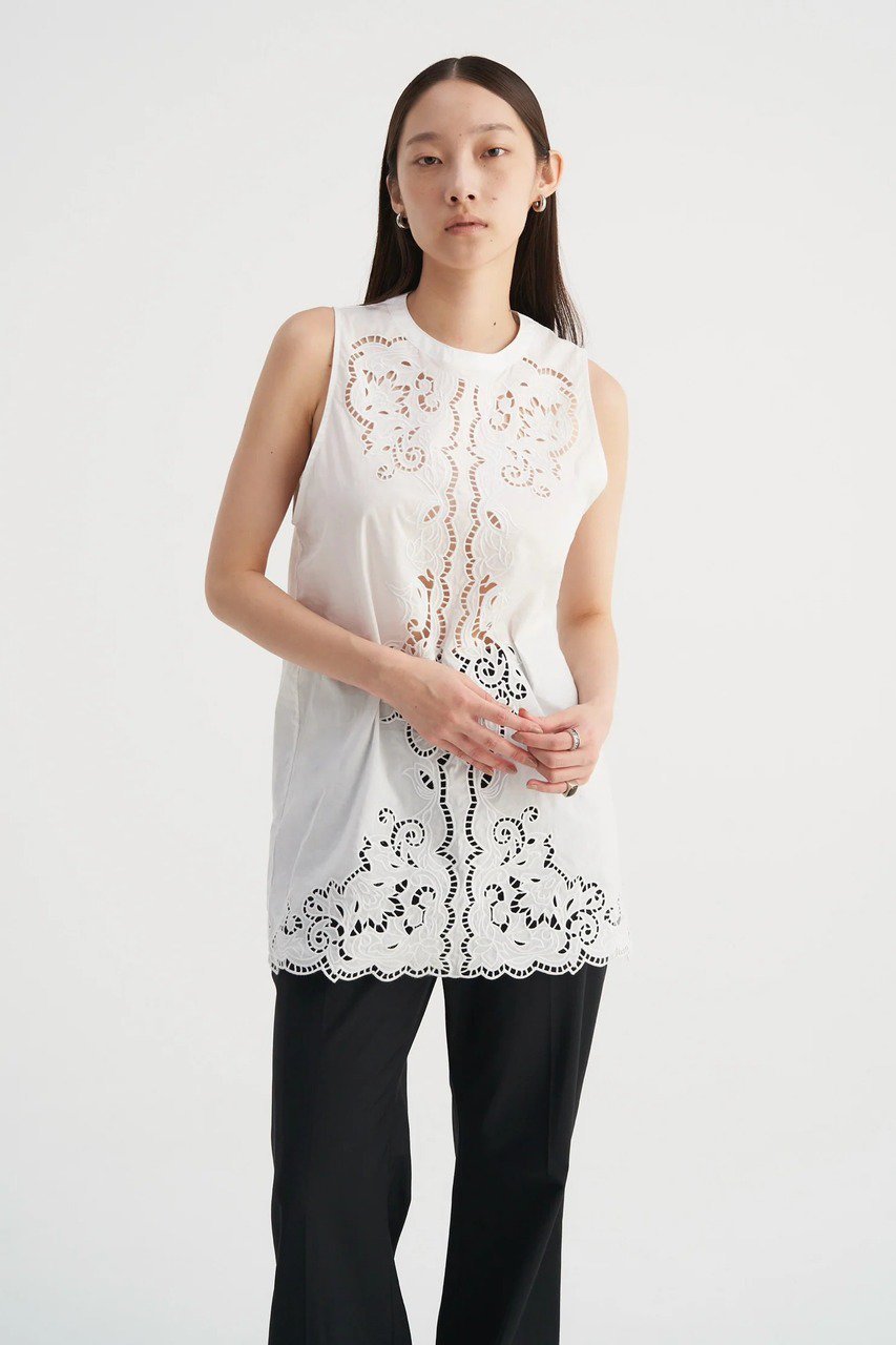 【その他のブランド/Other】の【9/30 12:00販売開始】Scallop embroidery blouse 人気、トレンドファッション・服の通販 founy(ファニー) 　ファッション　Fashion　レディースファッション　Fashion for Women　トップス・カットソー　Cut & Sew Tops　キャミソール&ノースリーブ　Camisoles & Sleeveless Tops　シャツ・ブラウス・オフィスカジュアル　Elegant Blouses & Button-Ups　スカラップ　Scallop, Scalloped Edge　スラックス　Slacks, Dress Pants　スリット　Slit, Slit Detail　ノースリーブ　Sleeveless, No-Sleeve　新作・新入荷　New Arrivals / New In　other-4|ID: prp329100004713065 ipo3291000000034046902