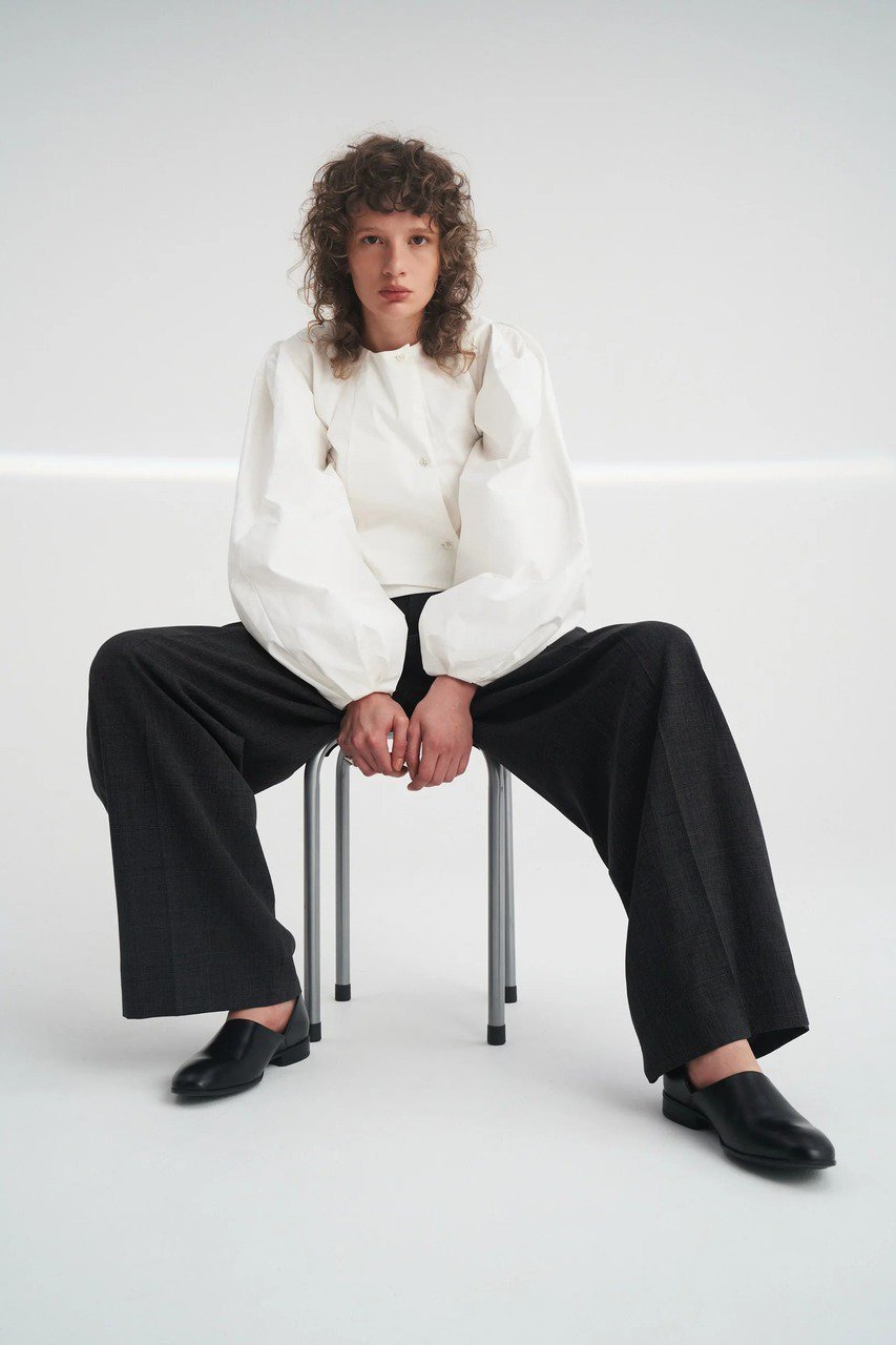 【その他のブランド/Other】の【9/30 12:00販売開始】Balloon sleeve blouse インテリア・キッズ・メンズ・レディースファッション・服の通販 founy(ファニー) 　ファッション　Fashion　レディースファッション　Fashion for Women　トップス・カットソー　Cut & Sew Tops　シャツ・ブラウス・オフィスカジュアル　Elegant Blouses & Button-Ups　クラシック　Classic, Timeless Style　クロップド　Cropped, Short Length　コンパクト　Compact, Small Size　シェイプ　Shape, Slim Fit　スリーブ　Sleeve, Long Sleeve / Short Sleeve　バランス　Balance, Style Balance　バルーン　Balloon, Balloon Silhouette　ロング　Long, Long-Length　新作・新入荷　New Arrivals / New In　white|ID: prp329100004713073 ipo3291000000034046977