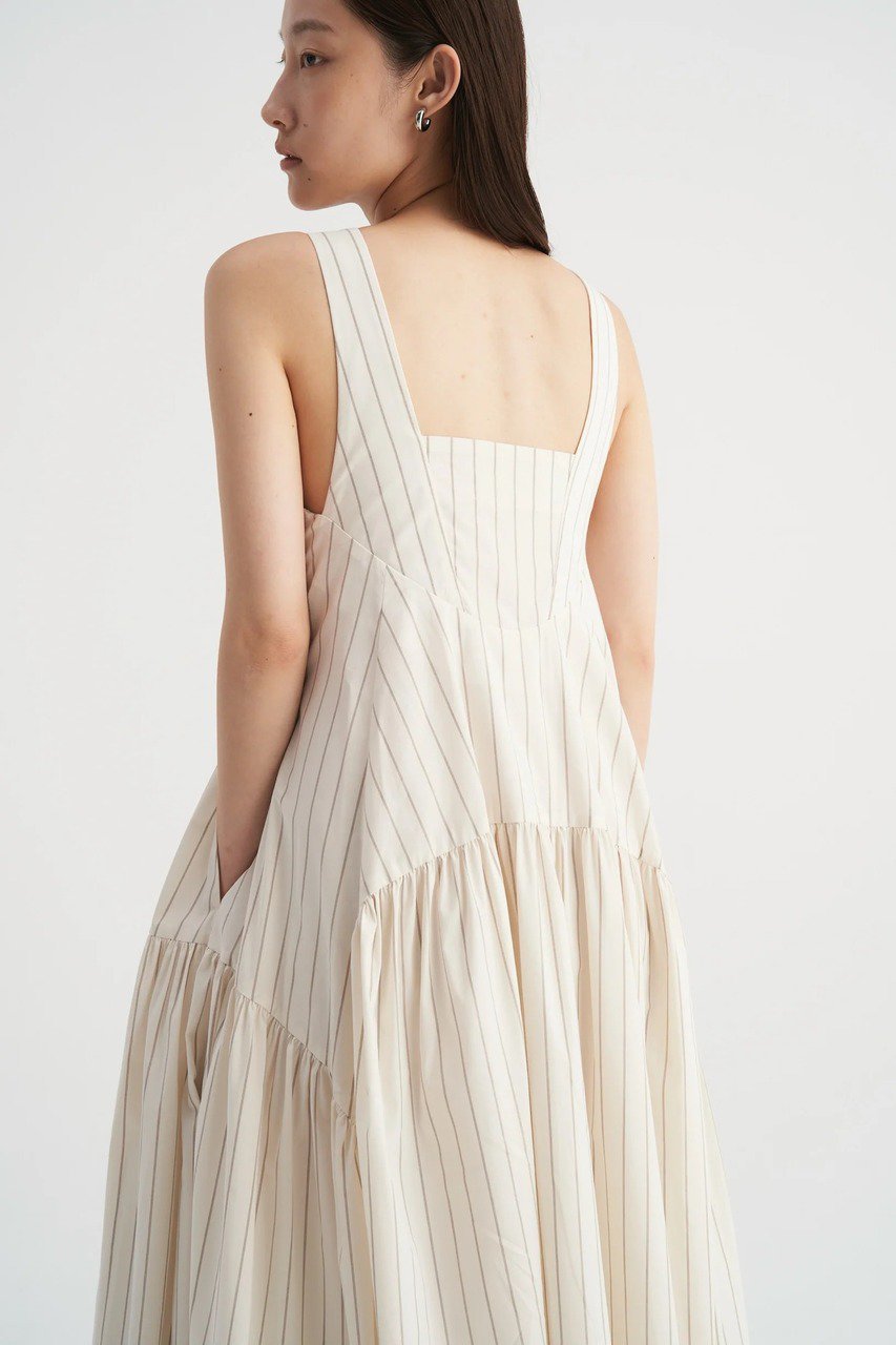 【その他のブランド/Other】の【9/30 12:00販売開始】Volume tiered dress 人気、トレンドファッション・服の通販 founy(ファニー) 　ファッション　Fashion　レディースファッション　Fashion for Women　ワンピース　Dresses　フォーマル・パーティードレス・結婚式用ドレス　Elegant & Casual Dresses　チュニック　Tunic Tops & Dresses　サンダル　Sandals, Summer Shoes　チュニック　Tunic, Long Top　ドレス　Dress, One-Piece　パーティ　Party, Party Style　フェミニン　Feminine, Girly　ロング　Long, Long-Length　新作・新入荷　New Arrivals / New In　other-7|ID: prp329100004713079 ipo3291000000034047037
