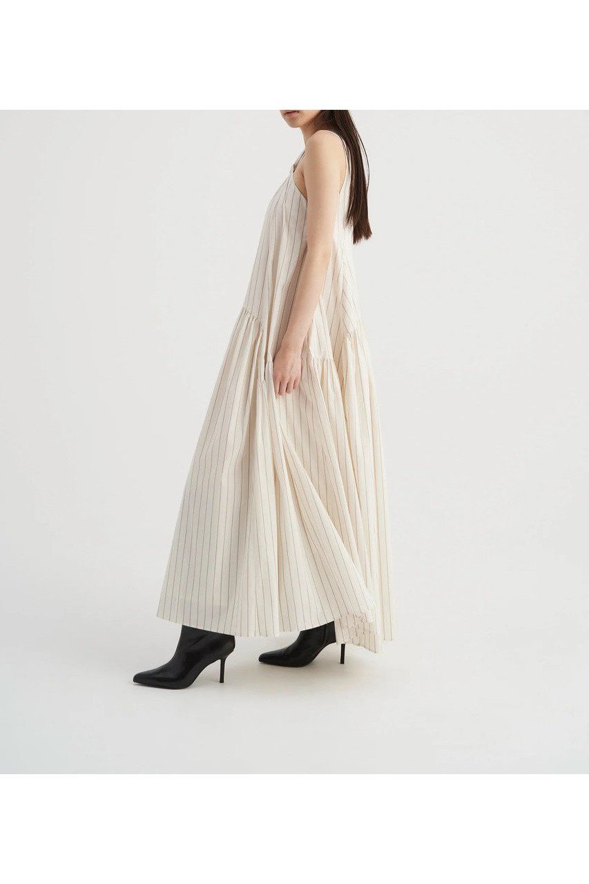 【ヴェニカ/Venica】のVolume tiered dress 人気、トレンドファッション・服の通販 founy(ファニー) 　ファッション　Fashion　レディースファッション　Fashion for Women　ワンピース　Dresses　フォーマル・パーティードレス・結婚式用ドレス　Elegant & Casual Dresses　チュニック　Tunic Tops & Dresses　サンダル　Sandals, Summer Shoes　チュニック　Tunic, Long Top　ドレス　Dress, One-Piece　パーティ　Party, Party Style　フェミニン　Feminine, Girly　ロング　Long, Long-Length　other-8|ID: prp329100004713079 ipo3291000000034056630