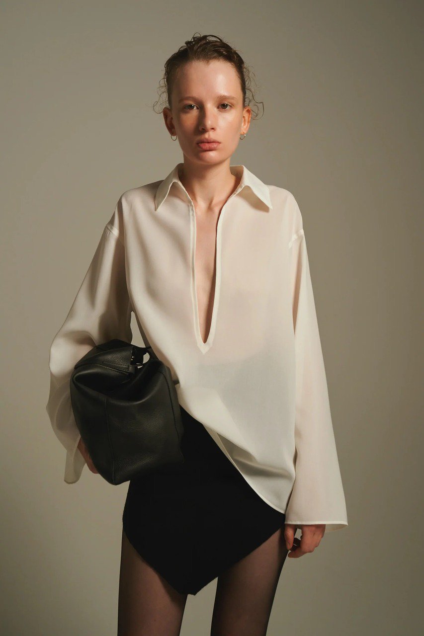 【その他のブランド/Other】の【9/30 12:00販売開始】Vneck blouse インテリア・キッズ・メンズ・レディースファッション・服の通販 founy(ファニー) 　ファッション　Fashion　レディースファッション　Fashion for Women　トップス・カットソー　Cut & Sew Tops　シャツ・ブラウス・オフィスカジュアル　Elegant Blouses & Button-Ups　シアー　Sheer, See-Through　スリーブ　Sleeve, Long Sleeve / Short Sleeve　ロング　Long, Long-Length　新作・新入荷　New Arrivals / New In　white|ID: prp329100004713080 ipo3291000000034047041
