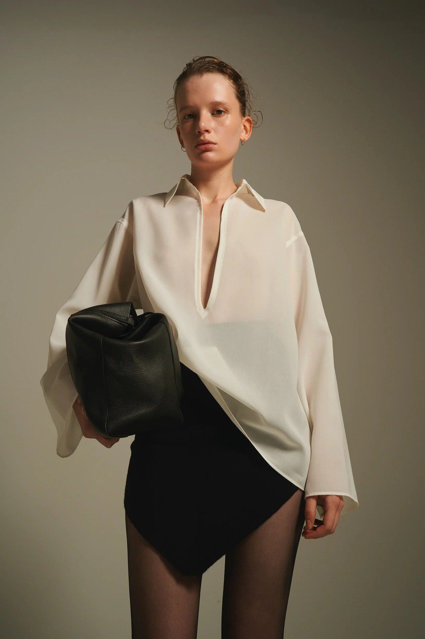 【その他のブランド/Other】の【9/30 12:00販売開始】Vneck blouse 人気、トレンドファッション・服の通販 founy(ファニー) 　ファッション　Fashion　レディースファッション　Fashion for Women　トップス・カットソー　Cut & Sew Tops　シャツ・ブラウス・オフィスカジュアル　Elegant Blouses & Button-Ups　シアー　Sheer, See-Through　スリーブ　Sleeve, Long Sleeve / Short Sleeve　ロング　Long, Long-Length　新作・新入荷　New Arrivals / New In　other-5|ID: prp329100004713080 ipo3291000000034047045