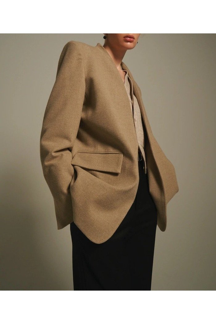 【ヴェニカ/Venica】のPowershoulder nocolar jacket インテリア・キッズ・メンズ・レディースファッション・服の通販 founy(ファニー) https://founy.com/ ファッション Fashion レディースファッション Fashion for Women アウター Coat / Outerwear Collection レディースジャケット・軽アウター Jackets クラシカル Classical, Vintage-Inspired ジャケット Jacket, Outerwear 秋 Autumn |ID: prp329100004713081 ipo3291000000034047046