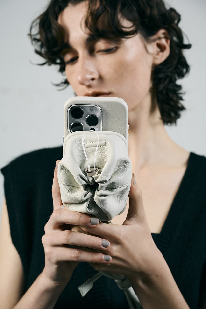【オブジェクツアイオー/objcts.io】のデタッチャブルストラップ付レザーパース(iPhoneアクセサリー ) 人気、トレンドファッション・服の通販 founy(ファニー) 　ファッション　Fashion　レディースファッション　Fashion for Women　iPhone アイフォーン　iPhone　アクセサリー　Fashion Accessories　スタイリッシュ　Stylish, Fashionable　スマート　Smart, Elegant　ドレープ　Drape, Draping Fabric　マグネット　Magnet, Magnetic Closure　ラップ　Wrap, Wrap Design　リップ　Lip, Lip Motif　新作・新入荷　New Arrivals / New In　other-2|ID: prp329100004714056 ipo3291000000034056881