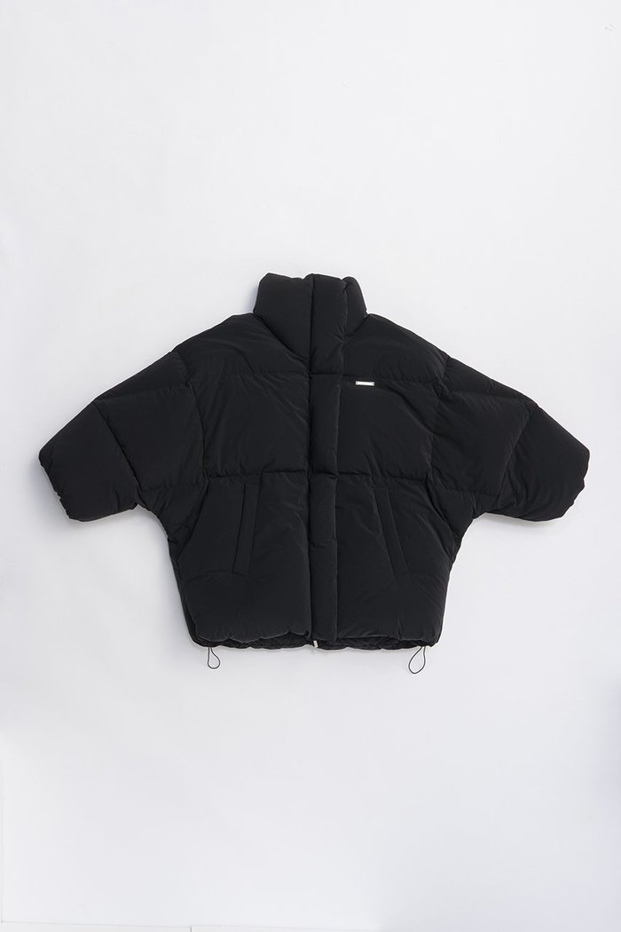 【プランク プロジェクト/PRANK PROJECT】のポンチョダウン インテリア・キッズ・メンズ・レディースファッション・服の通販 founy(ファニー) https://founy.com/ ファッション Fashion レディースファッション Fashion for Women アウター Coat / Outerwear Collection レディースジャケット・軽アウター Jackets ポンチョ・ケープコート Ponchos & Capes ジャケット Jacket, Outerwear スタンド Stand Collar, Upright Stand タフタ Taffeta, Structured Fabric ダウン Down, Puffer パウダー Powder, Soft Tone フェザー Feather, Feather Detail 新作・新入荷 New Arrivals / New In 軽量 Lightweight, Ultra Light 防寒 Cold Protection, Winter-Ready |ID: prp329100004714141 ipo3291000000034057652