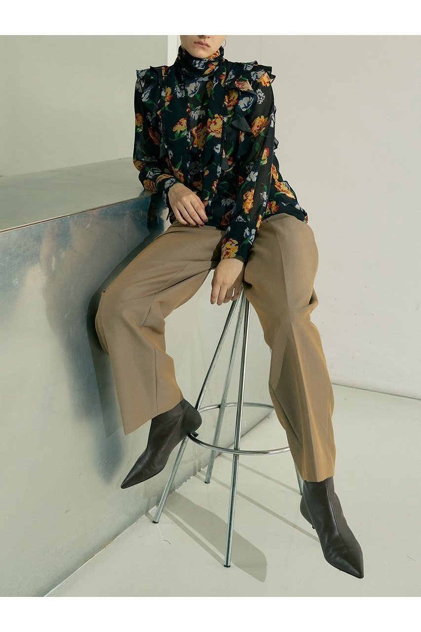 【デザイン ワークス/DESIGN WORKS】のフラワープリントリボン付きラッフルブラウス 人気、トレンドファッション・服の通販 founy(ファニー) 　ファッション　Fashion　レディースファッション　Fashion for Women　トップス・カットソー　Cut & Sew Tops　シャツ・ブラウス・オフィスカジュアル　Elegant Blouses & Button-Ups　花柄・フラワープリント・モチーフ　Floral Prints & Motifs / Flower Pattern Tops　インナー　Innerwear　エレガント 上品　Elegant　クラシカル　Classical, Vintage-Inspired　シンプル　Simple, Minimal　ジャケット　Jacket, Outerwear　スリーブ　Sleeve, Long Sleeve / Short Sleeve　ファブリック　Fabric, Textile　フェミニン　Feminine, Girly　プリント　Print, Printed Pattern　リボン　Ribbon, Bow　ロング　Long, Long-Length　手描き　Hand-Drawn, Illustrated　新作・新入荷　New Arrivals / New In　other-4|ID: prp329100004715322 ipo3291000000034068026