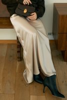 【デザイン ワークス/DESIGN WORKS】のセミフレアサテンスカート 人気、トレンドファッション・服の通販 founy(ファニー) ファッション Fashion レディースファッション Fashion for Women スカート Skirts ロングスカート Long Skirts / Maxi & Midi Skirts おすすめ Recommended / Our Picks なめらか Smooth, Silky Texture サテン Satin, Glossy Fabric シルバー Silver, Metallic Silver パターン Pattern, Design Print ロング Long, Long-Length エレガント 上品 Elegant 新作・新入荷 New Arrivals / New In |ID:prp329100004715324