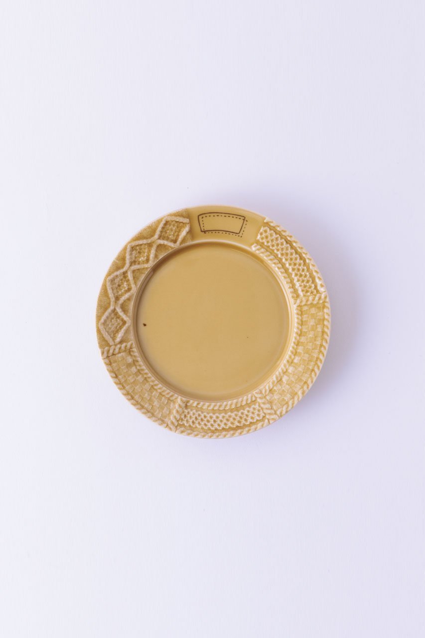 【エディションズ/EDITIONS / GOODS】のknitプレート S インテリア・キッズ・メンズ・レディースファッション・服の通販 founy(ファニー) 　お家時間・ステイホーム　Stay Home / At Home　テーブル　Table, Dining Table　プレート　Plate, Dish　ホーム・キャンプ・アウトドア・お取り寄せ　Home Living / Home & Lifestyle / Camping Gear / Outdoor Camping　キッチン・ダイニング　Kitchen & Dining Essentials. Stylish & Functional Tableware　キッチン家電・キッチン用品　Kitchen Appliances & Tools　Camel|ID: prp329100004715523 ipo3291000000035971167