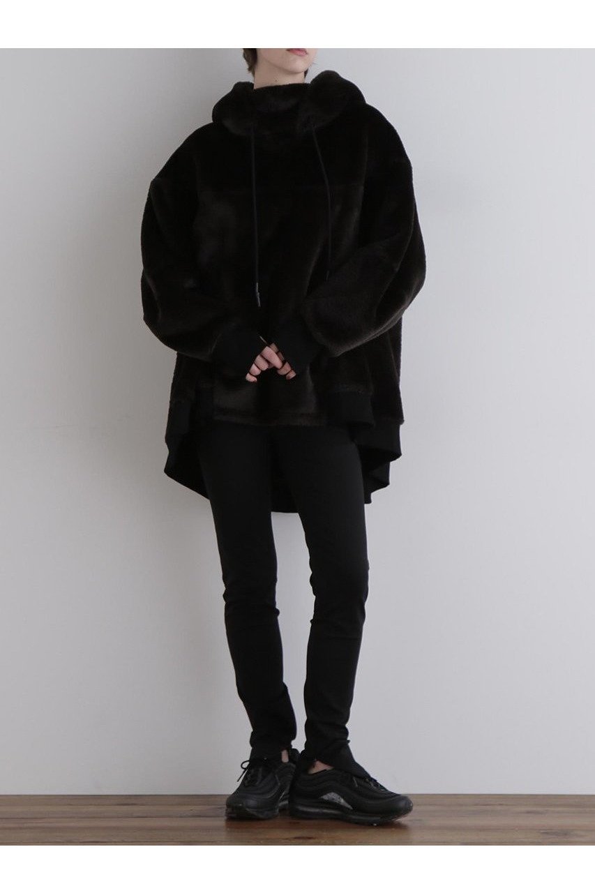【ル フィル/LE PHIL】の《LE PHIL SPORTS》フェイクファービッグフーディー 人気、トレンドファッション・服の通販 founy(ファニー) 　ファッション　Fashion　レディースファッション　Fashion for Women　トップス・カットソー　Cut & Sew Tops　シャツ・ブラウス・オフィスカジュアル　Elegant Blouses & Button-Ups　レディースパーカー・カジュアルフーディー　Casual Hoodies & Sweatshirts　ロングTシャツ・Tシャツ　Longline T-Shirts & Tees　スウェット・クルーネックトップス　Sweatshirts & Crewnecks / Relaxed Fit Sweat Tops　カットソー・ベーシックTシャツ　Cut-and-Sewn Tops / Stretch Tees & Basics　スタンダード　Standard, Basic　フェイクファー　Faux Fur, Imitation Fur　リラックス　Relax, Relaxed Fit　レギンス　Leggings, Stretch Pants　冬　Winter / This Winter　other-3|ID: prp329100004717761 ipo3291000000034089727
