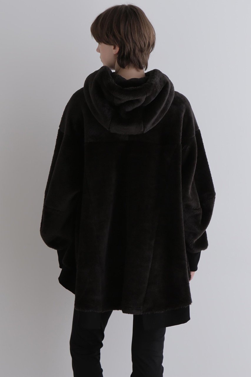 【ル フィル/LE PHIL】の《LE PHIL SPORTS》フェイクファービッグフーディー 人気、トレンドファッション・服の通販 founy(ファニー) 　ファッション　Fashion　レディースファッション　Fashion for Women　トップス・カットソー　Cut & Sew Tops　シャツ・ブラウス・オフィスカジュアル　Elegant Blouses & Button-Ups　レディースパーカー・カジュアルフーディー　Casual Hoodies & Sweatshirts　ロングTシャツ・Tシャツ　Longline T-Shirts & Tees　スウェット・クルーネックトップス　Sweatshirts & Crewnecks / Relaxed Fit Sweat Tops　カットソー・ベーシックTシャツ　Cut-and-Sewn Tops / Stretch Tees & Basics　スタンダード　Standard, Basic　フェイクファー　Faux Fur, Imitation Fur　リラックス　Relax, Relaxed Fit　レギンス　Leggings, Stretch Pants　冬　Winter / This Winter　other-5|ID: prp329100004717761 ipo3291000000034089729