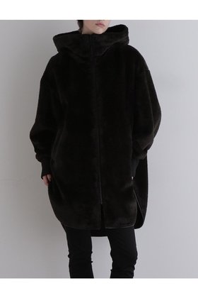 【ル フィル/LE PHIL】の《LE PHIL SPORTS》フェイクファーフードジャケット 人気、トレンドファッション・服の通販 founy(ファニー) ファッション Fashion レディースファッション Fashion for Women アウター Coat / Outerwear Collection レディースジャケット・軽アウター Jackets アウトドア Outdoor Clothing ウォーム Warm Fabric ショルダー Shoulder, Shoulder Strap ジップ Zip, Zipper ジャケット Jacket, Outerwear スタンド Stand Collar, Upright Stand ドロップ Drop Shoulder, Dropped Style フェミニン Feminine, Girly ボトム Bottoms, Lower Wear ポケット Pocket, Pocket Detail リラックス Relax, Relaxed Fit 新作・新入荷 New Arrivals / New In |ID:prp329100004717764