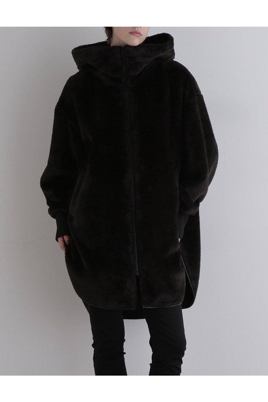 【ル フィル/LE PHIL】の《LE PHIL SPORTS》フェイクファーフードジャケット 人気、トレンドファッション・服の通販 founy(ファニー) 　ファッション　Fashion　レディースファッション　Fashion for Women　アウター　Coat / Outerwear Collection　レディースジャケット・軽アウター　Jackets　アウトドア　Outdoor Clothing　ウォーム　Warm Fabric　ショルダー　Shoulder, Shoulder Strap　ジップ　Zip, Zipper　ジャケット　Jacket, Outerwear　スタンド　Stand Collar, Upright Stand　ドロップ　Drop Shoulder, Dropped Style　フェミニン　Feminine, Girly　ボトム　Bottoms, Lower Wear　ポケット　Pocket, Pocket Detail　リラックス　Relax, Relaxed Fit　 other-1|ID: prp329100004717764 ipo3291000000034089746