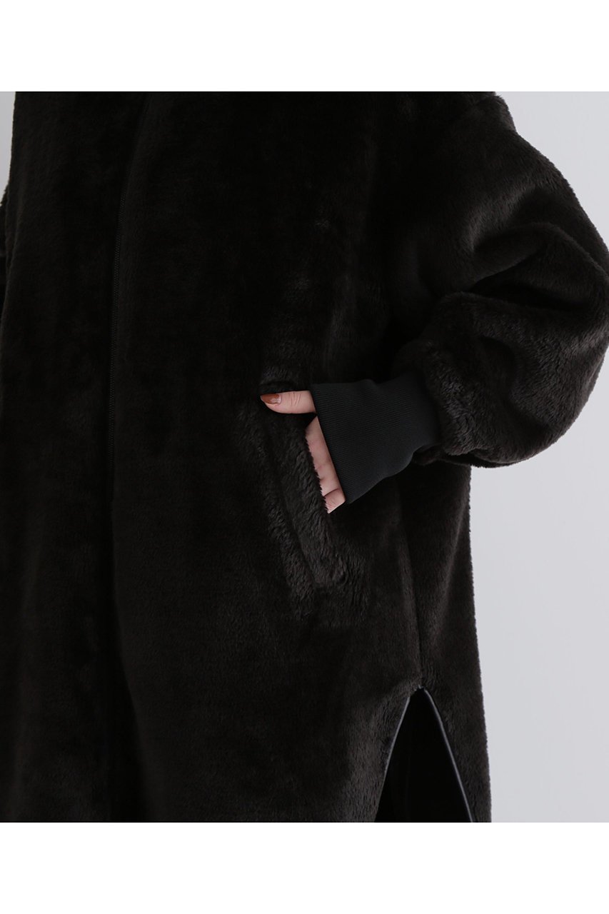 【ル フィル/LE PHIL】の《LE PHIL SPORTS》フェイクファーフードジャケット 人気、トレンドファッション・服の通販 founy(ファニー) 　ファッション　Fashion　レディースファッション　Fashion for Women　アウター　Coat / Outerwear Collection　レディースジャケット・軽アウター　Jackets　アウトドア　Outdoor Clothing　ウォーム　Warm Fabric　ショルダー　Shoulder, Shoulder Strap　ジップ　Zip, Zipper　ジャケット　Jacket, Outerwear　スタンド　Stand Collar, Upright Stand　ドロップ　Drop Shoulder, Dropped Style　フェミニン　Feminine, Girly　ボトム　Bottoms, Lower Wear　ポケット　Pocket, Pocket Detail　リラックス　Relax, Relaxed Fit　other-8|ID: prp329100004717764 ipo3291000000034089754