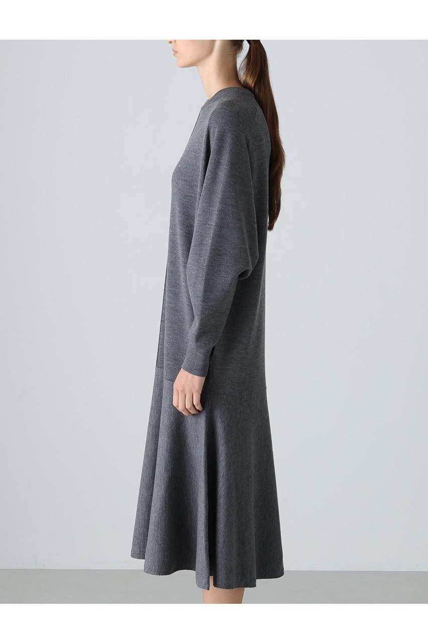 【アドーア/ADORE】のピュアウールニット 人気、トレンドファッション・服の通販 founy(ファニー) 　ファッション　Fashion　レディースファッション　Fashion for Women　トップス・カットソー　Cut & Sew Tops　ニット　Knit Tops & Sweaters　カジュアルプルオーバー・ニットトップス　Pullovers & Knit Tops / Casual Pullovers　スリーブ　Sleeve, Long Sleeve / Short Sleeve　ドレス　Dress, One-Piece　ペプラム　Peplum, Flared Hem　エレガント 上品　Elegant　other-4|ID: prp329100004717766 ipo3291000000034089774