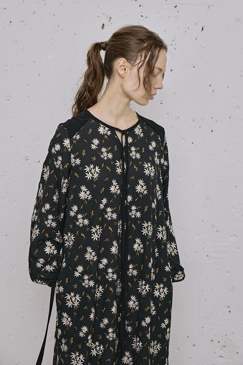 【ロキト/LOKITHO】のフラワー エンブロイダリー リボン ドレス 人気、トレンドファッション・服の通販 founy(ファニー) 　ファッション　Fashion　レディースファッション　Fashion for Women　ワンピース　Dresses　フォーマル・パーティードレス・結婚式用ドレス　Elegant & Casual Dresses　チュニック　Tunic Tops & Dresses　エンブロイダリー　Embroidery Design　チュニック　Tunic, Long Top　ドレス　Dress, One-Piece　フラワー　Flower, Floral　フリル　Frill, Ruffle　リボン　Ribbon, Bow　ロング　Long, Long-Length　エレガント 上品　Elegant　新作・新入荷　New Arrivals / New In　無地　Plain, Solid Color　other-8|ID: prp329100004717841 ipo3291000000034090325