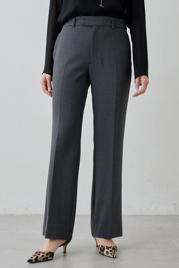 【ウィムガゼット/Whim Gazette】の【Drawing Numbers】ストレッチオックスセミフレアパンツ インテリア・キッズ・メンズ・レディースファッション・服の通販 founy(ファニー) https://founy.com/ ファッション Fashion レディースファッション Fashion for Women パンツ Pants & Trousers おすすめ Recommended / Our Picks なめらか Smooth, Silky Texture イタリア Italy シンプル Simple, Minimal ストレッチ Stretch, Stretchy Fabric セットアップ Set-Up, Coordinated Outfit トレンド Trend, Trending Now フィット Fit, Slim Fit |ID: prp329100004717886 ipo3291000000035500593