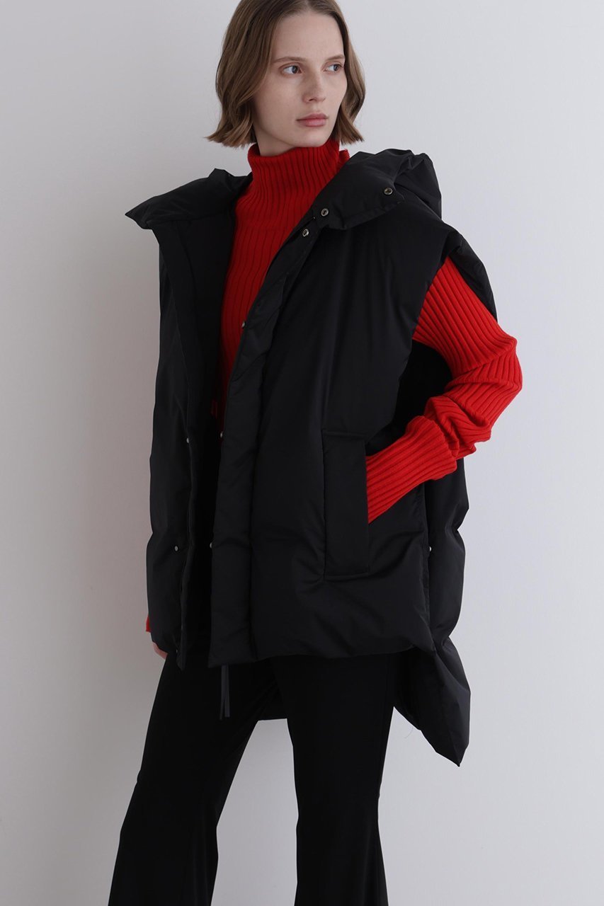 【ル フィル/LE PHIL】のボクシーシルエットダウンベスト 人気、トレンドファッション・服の通販 founy(ファニー) 　ファッション　Fashion　レディースファッション　Fashion for Women　アウター　Coat / Outerwear Collection　レディースジャケット・軽アウター　Jackets　インナー　Innerwear　ジャケット　Jacket, Outerwear　ストレッチ　Stretch, Stretchy Fabric　スリット　Slit, Slit Detail　スリーブ　Sleeve, Long Sleeve / Short Sleeve　タフタ　Taffeta, Structured Fabric　ダウン　Down, Puffer　バランス　Balance, Style Balance　パターン　Pattern, Design Print　ビッグ　Big, Oversized　ベスト　Vest, Waistcoat　再入荷　Restock / Back in Stock　other-2|ID: prp329100004717965 ipo3291000000034451427