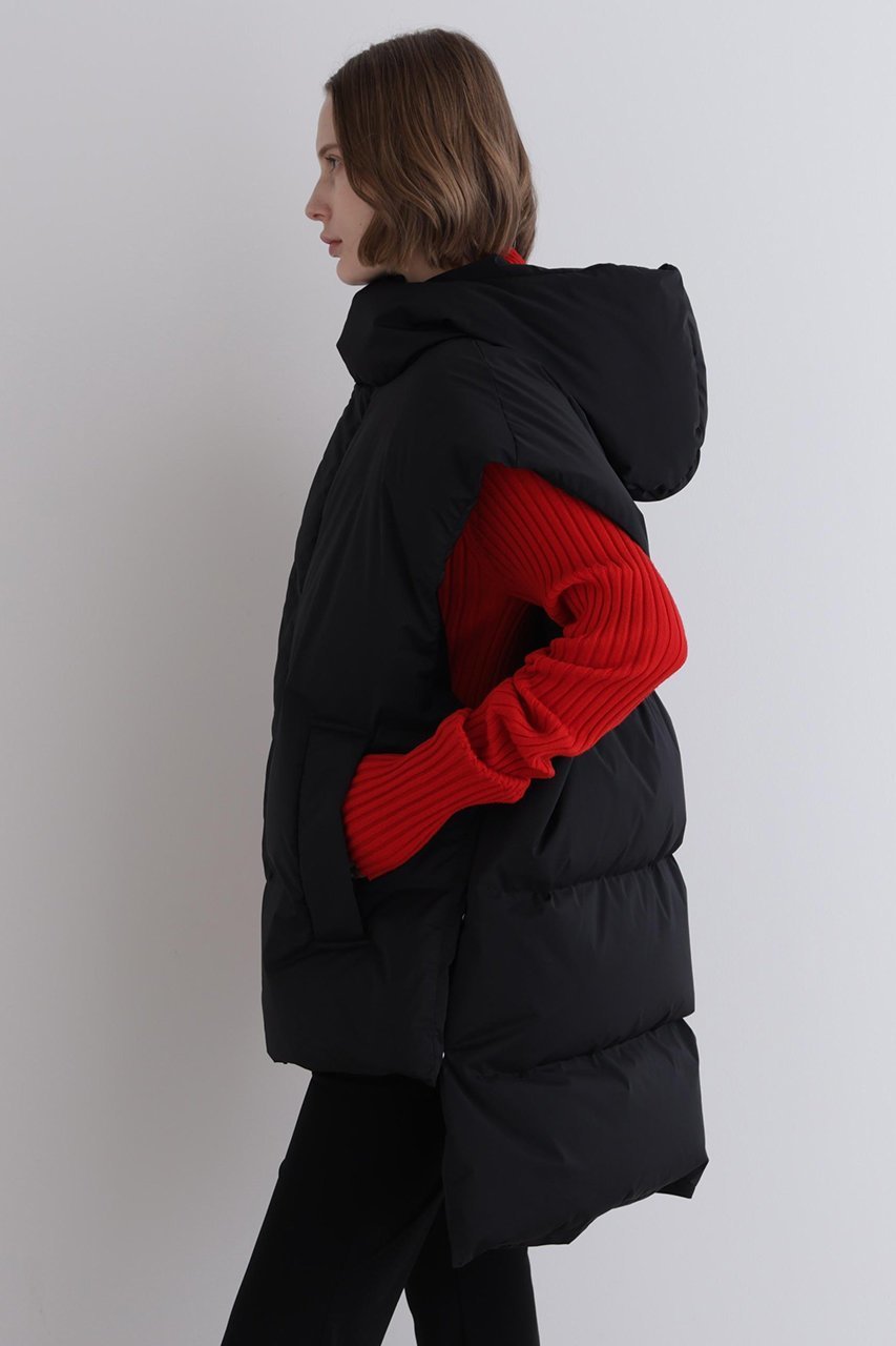 【ル フィル/LE PHIL】のボクシーシルエットダウンベスト 人気、トレンドファッション・服の通販 founy(ファニー) 　ファッション　Fashion　レディースファッション　Fashion for Women　アウター　Coat / Outerwear Collection　レディースジャケット・軽アウター　Jackets　インナー　Innerwear　ジャケット　Jacket, Outerwear　ストレッチ　Stretch, Stretchy Fabric　スリット　Slit, Slit Detail　スリーブ　Sleeve, Long Sleeve / Short Sleeve　タフタ　Taffeta, Structured Fabric　ダウン　Down, Puffer　バランス　Balance, Style Balance　パターン　Pattern, Design Print　ビッグ　Big, Oversized　ベスト　Vest, Waistcoat　再入荷　Restock / Back in Stock　other-4|ID: prp329100004717965 ipo3291000000034451429