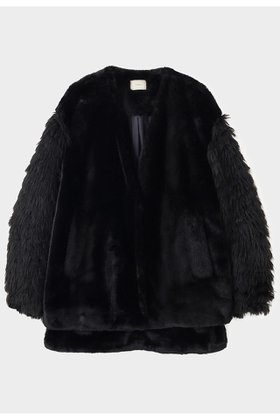 【ル フィル/LE PHIL】のフェイクファーコンビジャケット 人気、トレンドファッション・服の通販 founy(ファニー) ファッション Fashion レディースファッション Fashion for Women アウター Coat / Outerwear Collection レディースジャケット・軽アウター Jackets おすすめ Recommended / Our Picks なめらか Smooth, Silky Texture カーディガン Cardigan, Knitwear ジャケット Jacket, Outerwear スタンダード Standard, Basic スリット Slit, Slit Detail フェイクファー Faux Fur, Imitation Fur 新作・新入荷 New Arrivals / New In |ID:prp329100004717967