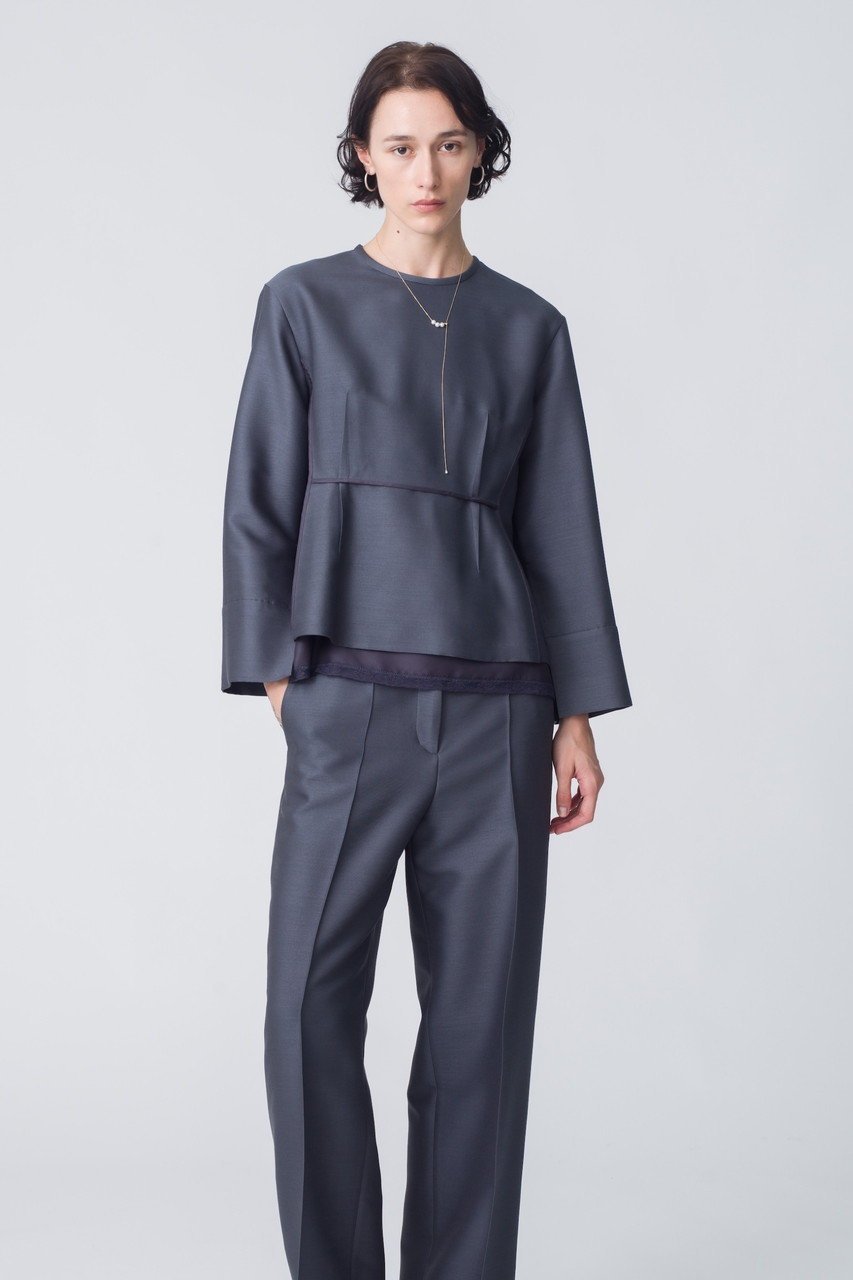 【エブール/ebure】のシルクウールツイル キャミコンビプルオーバーブラウス 人気、トレンドファッション・服の通販 founy(ファニー) 　ファッション　Fashion　レディースファッション　Fashion for Women　トップス・カットソー　Cut & Sew Tops　キャミソール&ノースリーブ　Camisoles & Sleeveless Tops　シャツ・ブラウス・オフィスカジュアル　Elegant Blouses & Button-Ups　カジュアルプルオーバー・ニットトップス　Pullovers & Knit Tops / Casual Pullovers　おすすめ　Recommended / Our Picks　キャミソール　Camisole, Spaghetti Strap Top　シェイプ　Shape, Slim Fit　シルク　Silk, 100% Silk　スリーブ　Sleeve, Long Sleeve / Short Sleeve　パイピング　Piping, Trim Design　フォルム　Silhouette, Form　フランス　France, French　マニッシュ　Mannish, Boyish　レース　Lace, Lace Fabric　ロング　Long, Long-Length　other-7|ID: prp329100004718009 ipo3291000000034133220