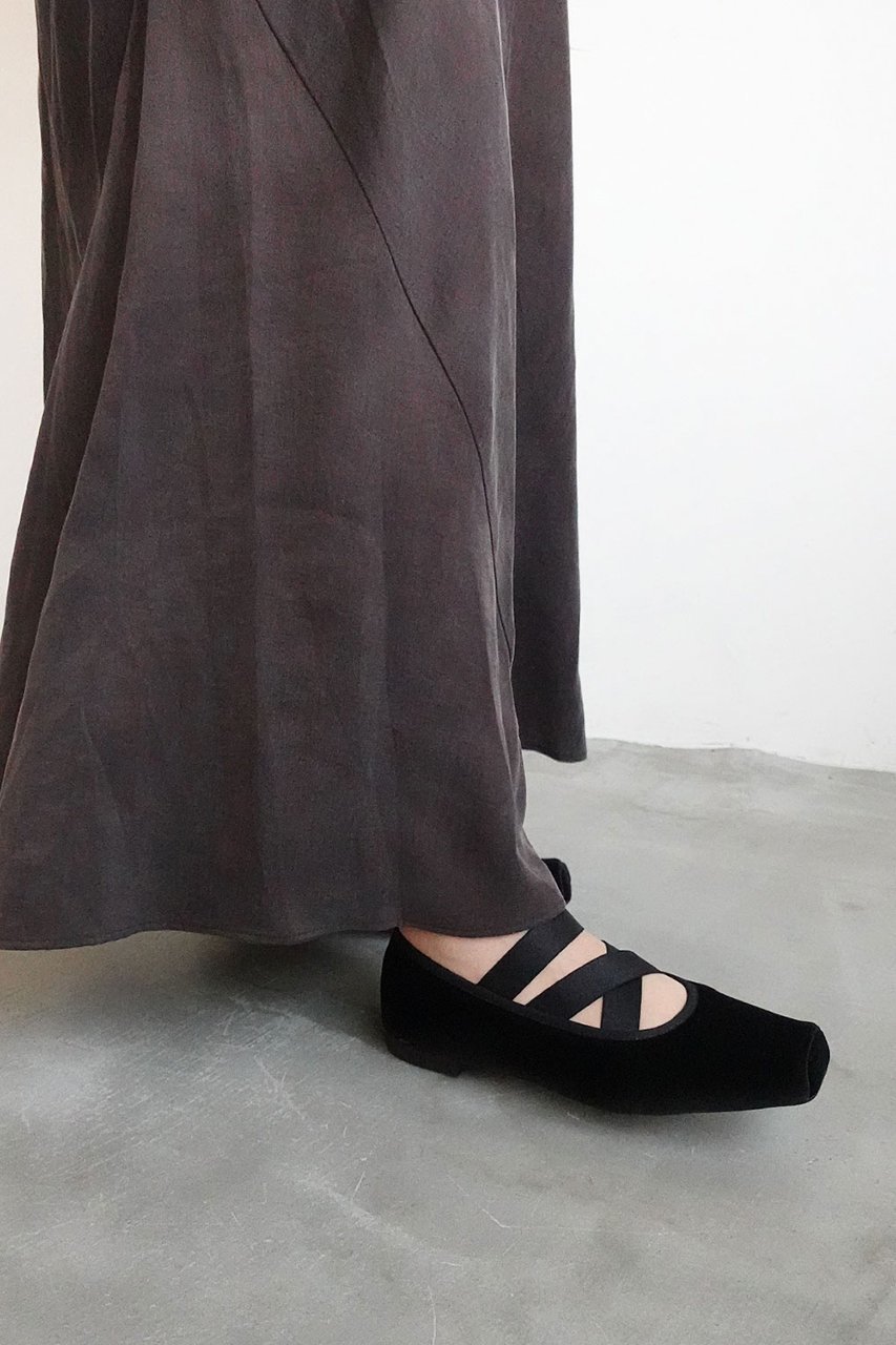 【ダニエラ アンド ジェマ/Daniella & GEMMA】のスクエアバレエフラットパンプス 人気、トレンドファッション・服の通販 founy(ファニー) 　ファッション　Fashion　レディースファッション　Fashion for Women　クッション　Cushion, Throw Pillow　シューズ　Shoes, Footwear　バレエ　Ballet, Ballet Style　フィット　Fit, Slim Fit　フラット　Flat, Flat Shoes　ベロア　Velour, Soft Velvet　エレガント 上品　Elegant　新作・新入荷　New Arrivals / New In　other-8|ID: prp329100004719398 ipo3291000000034103064