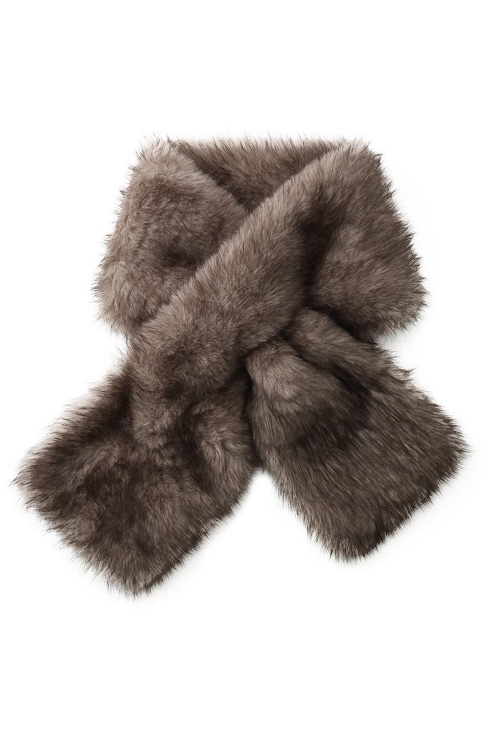 【マルティニーク/martinique】のフェイクファーストール インテリア・キッズ・メンズ・レディースファッション・服の通販 founy(ファニー) https://founy.com/ ファッション Fashion レディースファッション Fashion for Women ストール Soft & Warm Scarves マフラー・スヌード / 冬小物の定番 Scarves & Mufflers エレガント 上品 Elegant ストール Stole, Wrap スリット Slit, Slit Detail フェイクファー Faux Fur, Imitation Fur マフラー Scarf, Muffler A/W・秋冬 Autumn/Winter |ID: prp329100004722637 ipo3291000000036135932