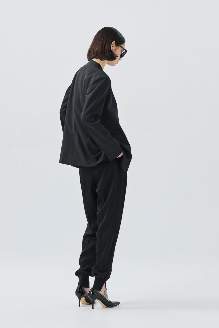 【ティーチ/TEECHI】のTMOサテンタックジョガーパンツ 人気、トレンドファッション・服の通販 founy(ファニー) 　ファッション　Fashion　レディースファッション　Fashion for Women　パンツ　Pants & Trousers　インナー　Innerwear　サテン　Satin, Glossy Fabric　シルク　Silk, 100% Silk　ジャケット　Jacket, Outerwear　スラックス　Slacks, Dress Pants　セットアップ　Set-Up, Coordinated Outfit　ダブル　Double, Double-Breasted　定番　Standard, Basic Item　なめらか　Smooth, Silky Texture　フィット　Fit, Slim Fit　フロント　Front, Front Design　ポケット　Pocket, Pocket Detail　おすすめ　Recommended / Our Picks　エレガント 上品　Elegant　新作・新入荷　New Arrivals / New In　other-6|ID: prp329100004722650 ipo3291000000034133548