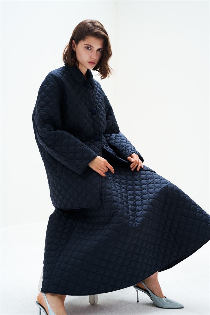 【アミカ/AMICA】のヴォヤージュコクーンコート 人気、トレンドファッション・服の通販 founy(ファニー) 　ファッション　Fashion　レディースファッション　Fashion for Women　アウター　Coat / Outerwear Collection　コート・ロングコート・ピーコート　Long Coats, Peacoats & More　キルティング　Quilted, Quilting　サテン　Satin, Glossy Fabric　バランス　Balance, Style Balance　ロング　Long, Long-Length　新作・新入荷　New Arrivals / New In　秋　Autumn　other-8|ID: prp329100004725055 ipo3291000000034143942
