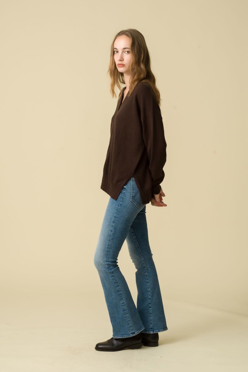 【デミーリー/DEMYLEE】のJAYLA シグネチャーカシミヤ サイドスリット Vネックカーディガン 人気、トレンドファッション・服の通販 founy(ファニー) 　ファッション　Fashion　レディースファッション　Fashion for Women　トップス・カットソー　Cut & Sew Tops　ニット　Knit Tops & Sweaters　カーディガン・羽織り　Layered Style Cardigans　Vネックトップス　V-Neck Tops / V-Cut Neckline Shirts　カーディガン　Cardigan, Knitwear　シンプル　Simple, Minimal　スリット　Slit, Slit Detail　トレンド　Trend, Trending Now　ボトム　Bottoms, Lower Wear　定番　Standard, Basic Item　新作・新入荷　New Arrivals / New In　other-7|ID: prp329100004727428 ipo3291000000034153253