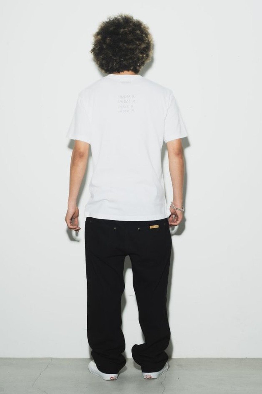 【アンダーアール/UNDER R】の【10/11 11:00販売開始】【JOE ROBERTS】【UNDER R別注】グラフィックティー(ホワイト) 人気、トレンドファッション・服の通販 founy(ファニー) 　ファッション　Fashion　レディースファッション　Fashion for Women　トップス・カットソー　Cut & Sew Tops　シャツ・ブラウス・オフィスカジュアル　Elegant Blouses & Button-Ups　ロングTシャツ・Tシャツ　Longline T-Shirts & Tees　カットソー・ベーシックTシャツ　Cut-and-Sewn Tops / Stretch Tees & Basics　ユニセックス　Unisex, Genderless　グラフィック　Graphic, Graphic Design　ショート　Short, Short Length　スペシャル　Special, Limited Edition　スリーブ　Sleeve, Long Sleeve / Short Sleeve　フィット　Fit, Slim Fit　フロント　Front, Front Design　プリント　Print, Printed Pattern　人気　Popular, Best Seller　別注　Limited Edition, Custom Order　新作・新入荷　New Arrivals / New In　other-7|ID: prp329100004727473 ipo3291000000034153541