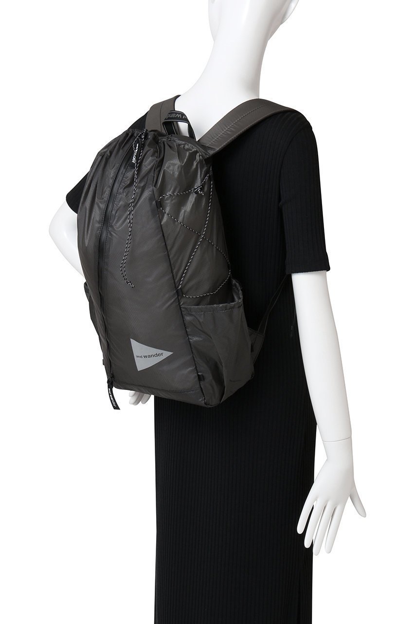 【アンドワンダー/and wander】の【UNISEX】sil デイパック 人気、トレンドファッション・服の通販 founy(ファニー) 　ファッション　Fashion　レディースファッション　Fashion for Women　スポーツウェア　Functional & Stylish Sportswear　スポーツバッグ・ジム用ポーチ・バックパック　Gym Bag / Sports Backpack / Pouch for Training　ユニセックス　Unisex, Genderless　スポーツ　Sports, Activewear　デイパック　Daypack, Casual Backpack　ポケット　Pocket, Pocket Detail　旅行　Travel　軽量　Lightweight, Ultra Light　other-2|ID: prp329100004727496 ipo3291000000036136094