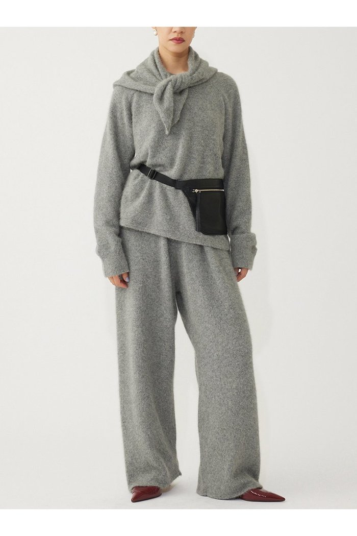 【ウィムガゼット/Whim Gazette】の【THE PAUSE】ファーニットドロストパンツ インテリア・キッズ・メンズ・レディースファッション・服の通販 founy(ファニー) https://founy.com/ ファッション Fashion レディースファッション Fashion for Women パンツ Pants & Trousers おすすめ Recommended / Our Picks セットアップ Set-Up, Coordinated Outfit フォックス Fox, Fox Fur ワイド Wide, Wide Fit 新作・新入荷 New Arrivals / New In |ID: prp329100004727512 ipo3291000000034153893