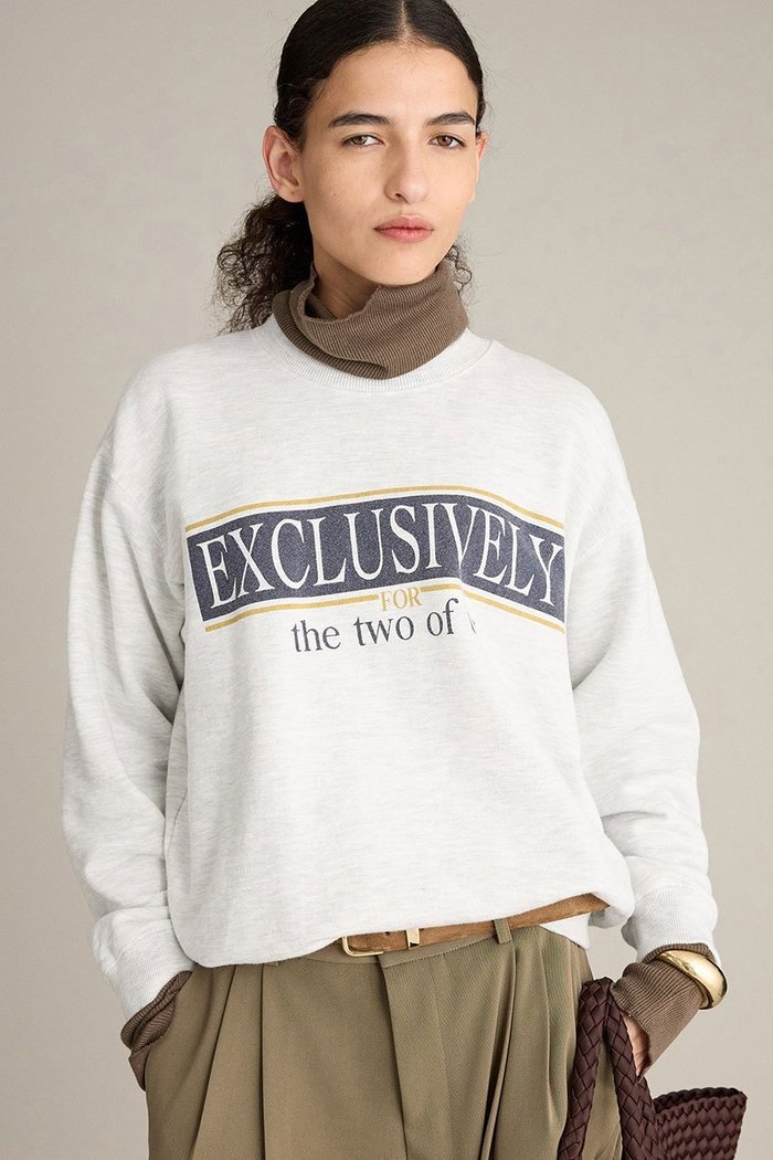 【ブリル/BRILL】のカレッジロゴスウェット インテリア・キッズ・メンズ・レディースファッション・服の通販 founy(ファニー) https://founy.com/ ファッション Fashion レディースファッション Fashion for Women トップス・カットソー Cut & Sew Tops シャツ・ブラウス・オフィスカジュアル Elegant Blouses & Button-Ups レディースパーカー・カジュアルフーディー Casual Hoodies & Sweatshirts ロングTシャツ・Tシャツ Longline T-Shirts & Tees スウェット・クルーネックトップス Sweatshirts & Crewnecks / Relaxed Fit Sweat Tops カットソー・ベーシックTシャツ Cut-and-Sewn Tops / Stretch Tees & Basics スウェット / スエット Sweatshirt, Sweatwear スタンダード Standard, Basic バランス Balance, Style Balance |ID: prp329100004727534 ipo3291000000035870696