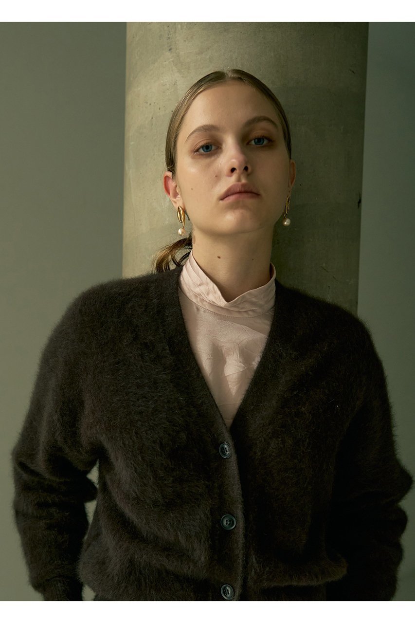 【デザイン ワークス/DESIGN WORKS】のフォックスカシミヤショートカーディガン 人気、トレンドファッション・服の通販 founy(ファニー) 　ファッション　Fashion　レディースファッション　Fashion for Women　トップス・カットソー　Cut & Sew Tops　ニット　Knit Tops & Sweaters　カーディガン・羽織り　Layered Style Cardigans　おすすめ　Recommended / Our Picks　カーディガン　Cardigan, Knitwear　コンパクト　Compact, Small Size　ショート　Short, Short Length　バランス　Balance, Style Balance　フォックス　Fox, Fox Fur　other-2|ID: prp329100004727563 ipo3291000000036168923